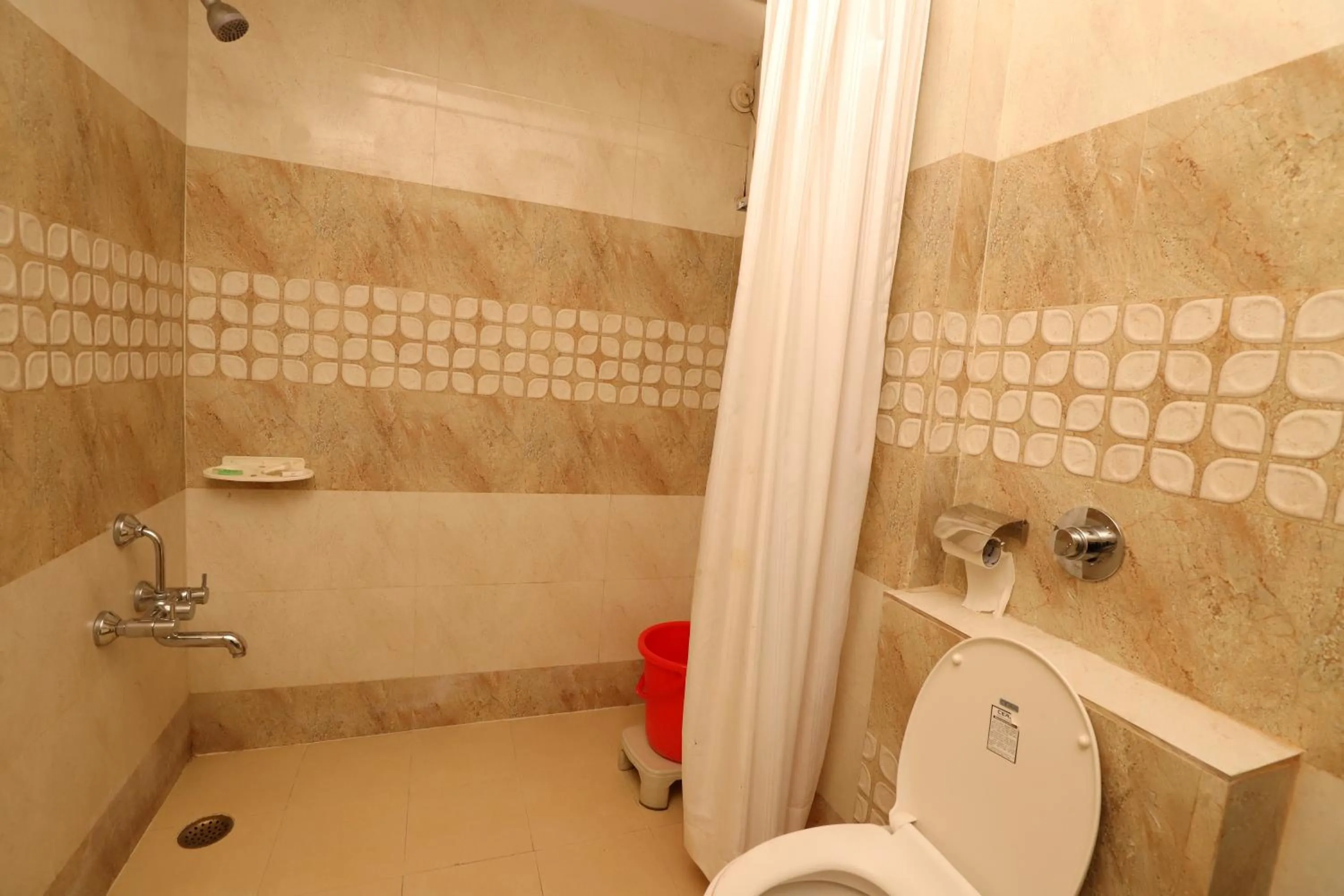 Shower in Hotel Green View International