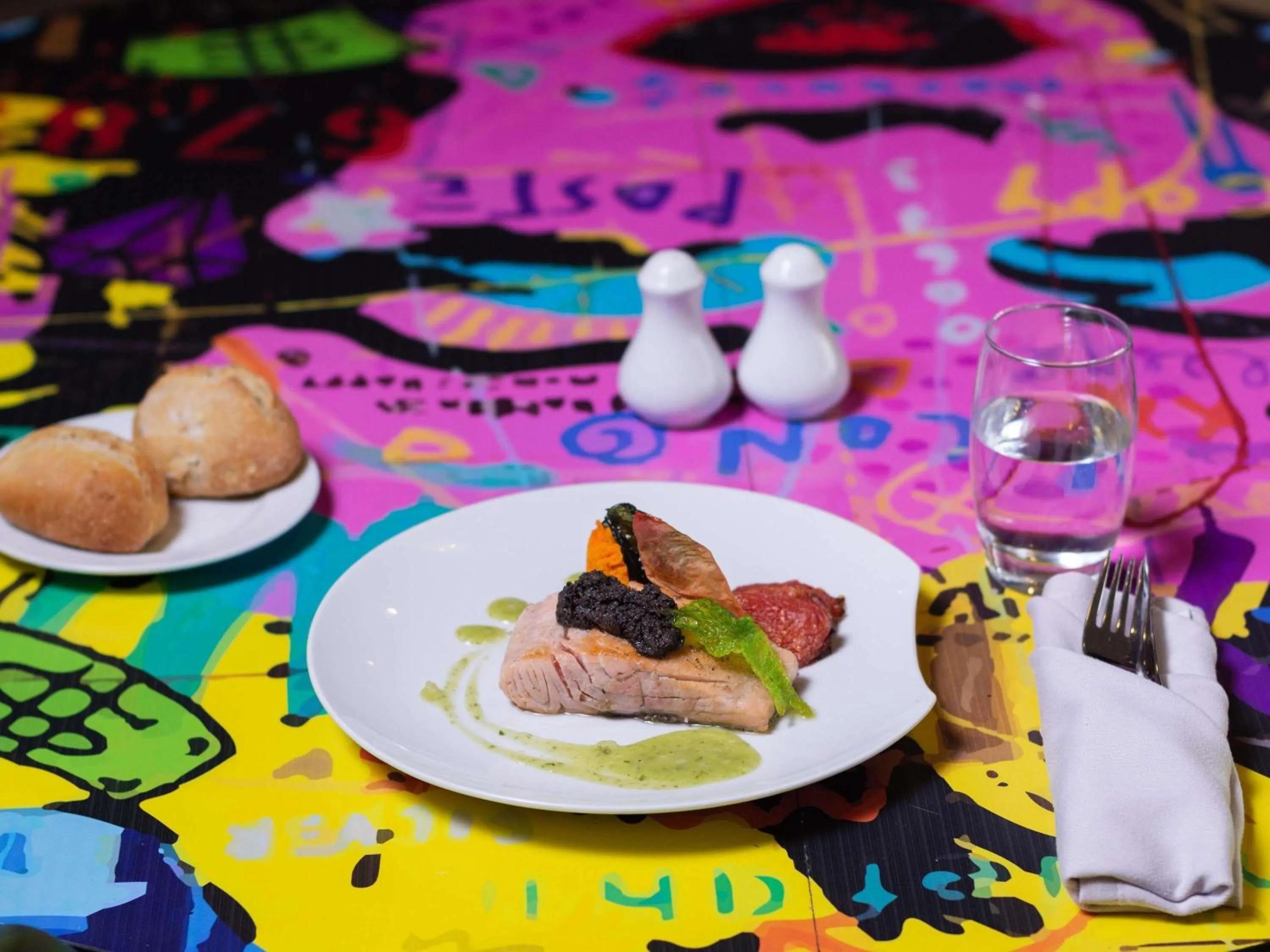 Restaurant/places to eat in Novotel Casablanca City Center