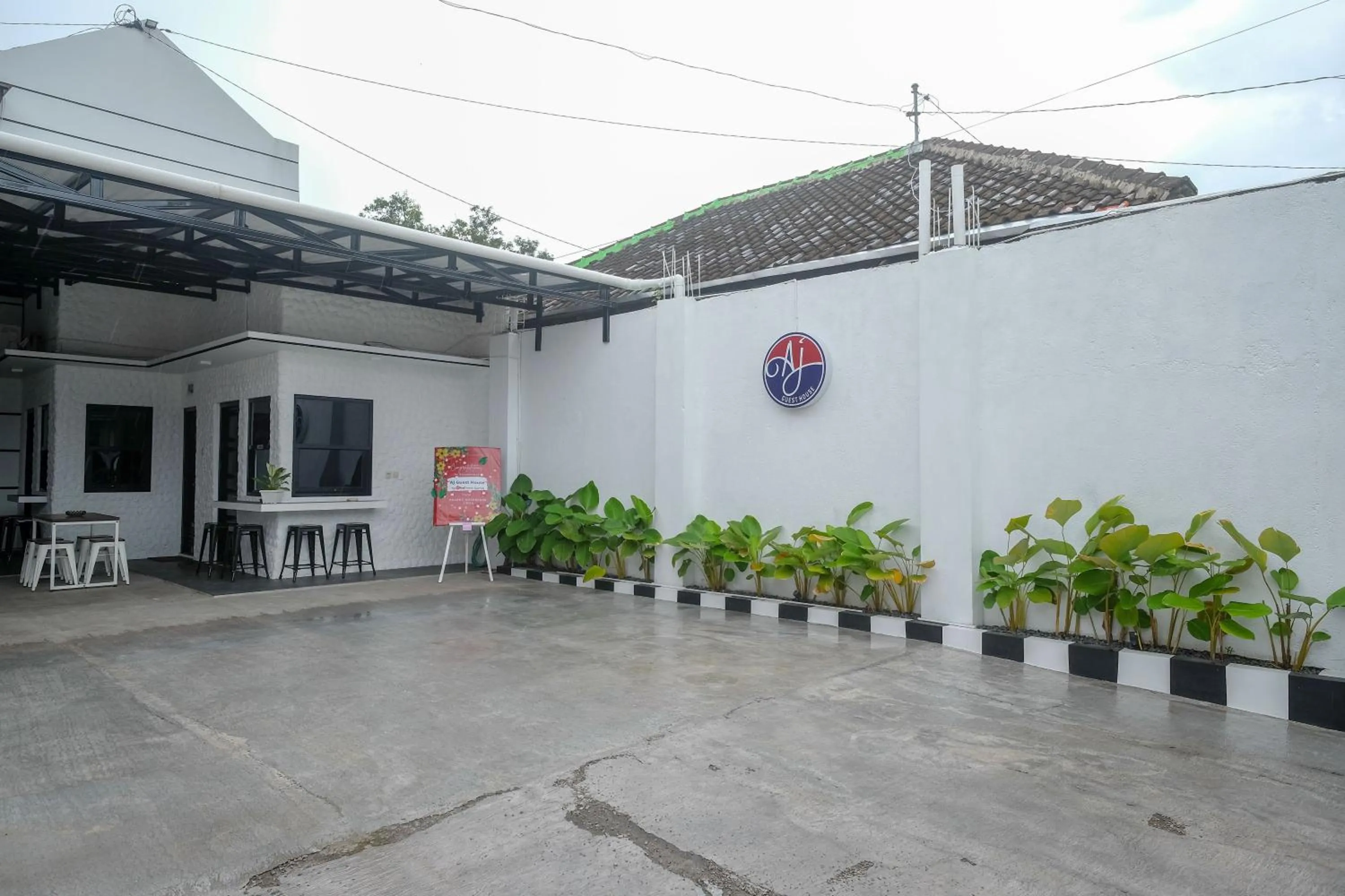 Property building in RedDoorz Syariah near Perempatan Kartasura