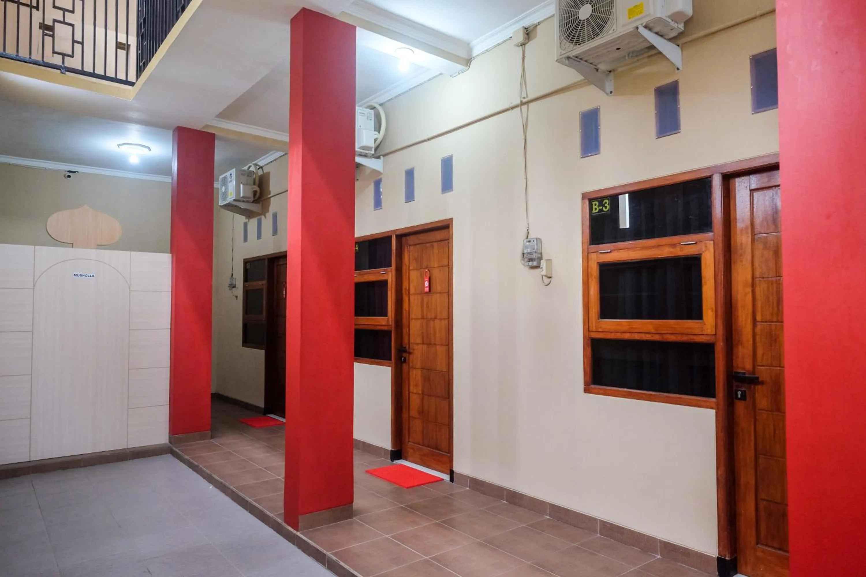 Property building in RedDoorz Syariah near Perempatan Kartasura