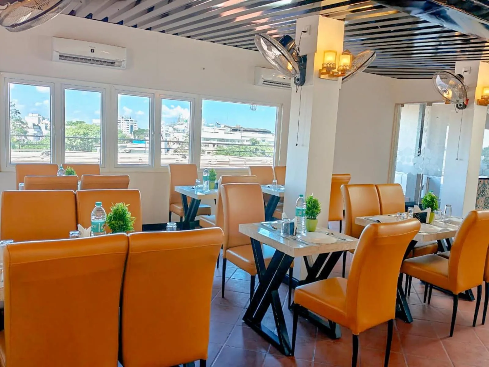 Restaurant/places to eat in GRAND ONE TOWER