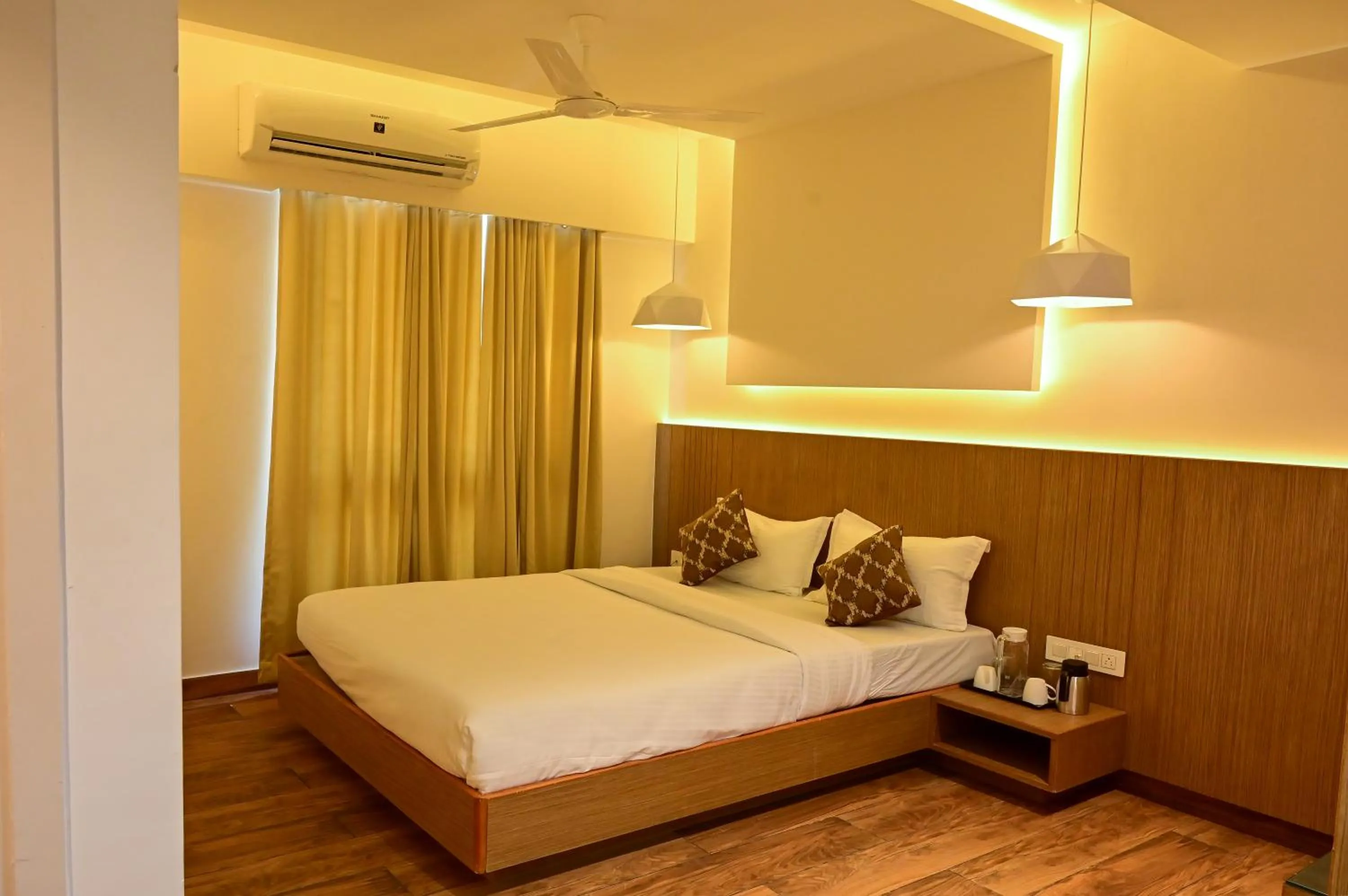 Bed in GRAND ONE TOWER