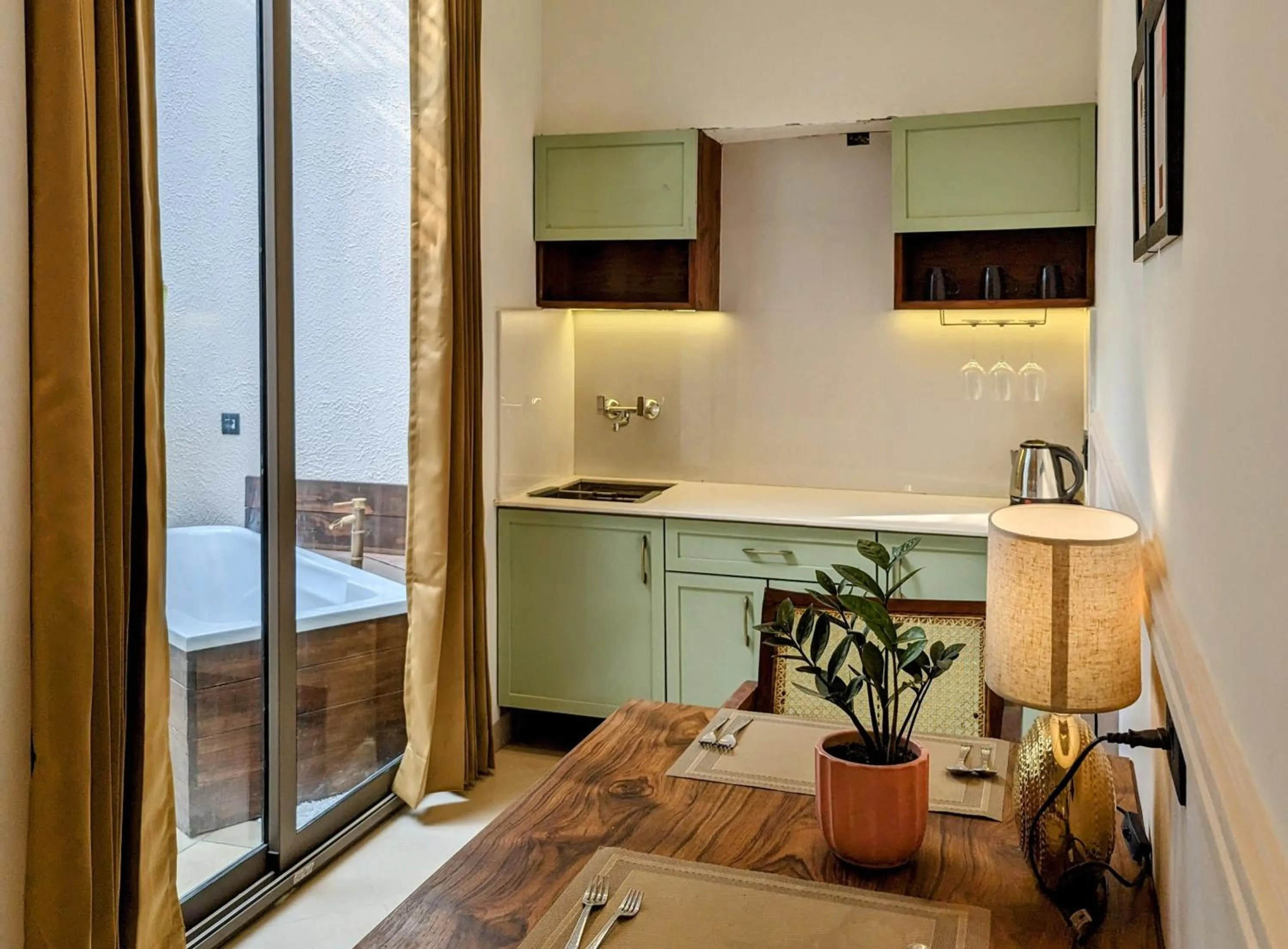 Coffee/tea facilities in Cape House