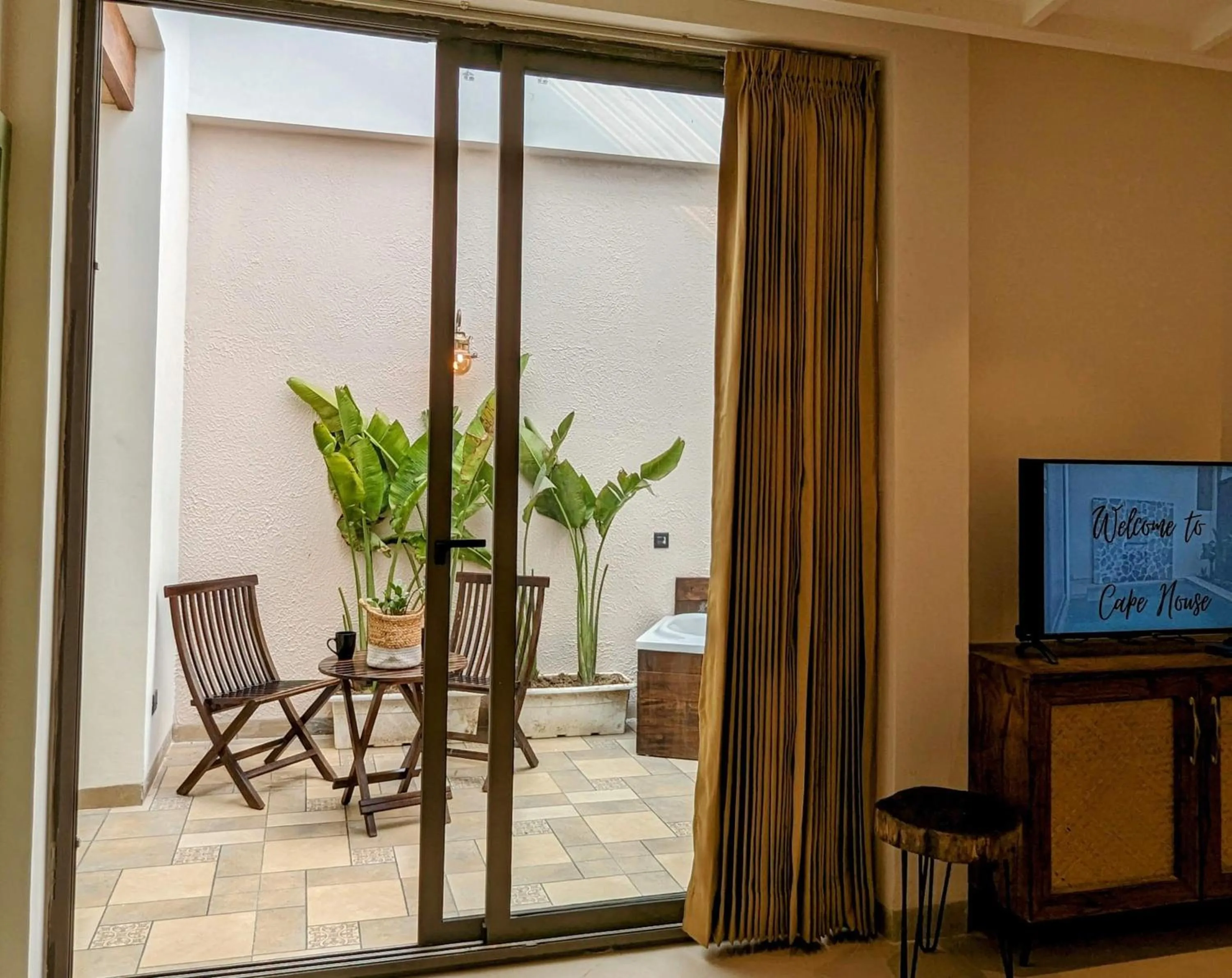 TV and multimedia in Cape House