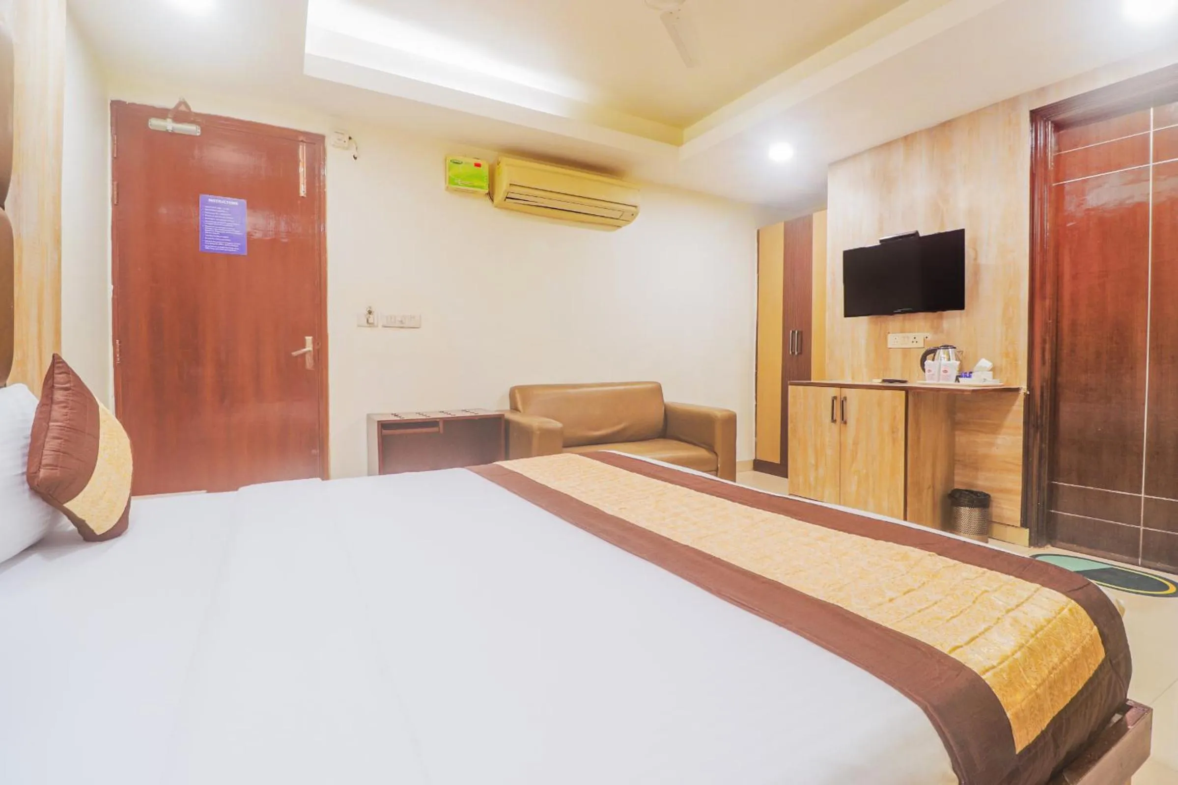 TV and multimedia, Bed in Hotel Sizzling Starr