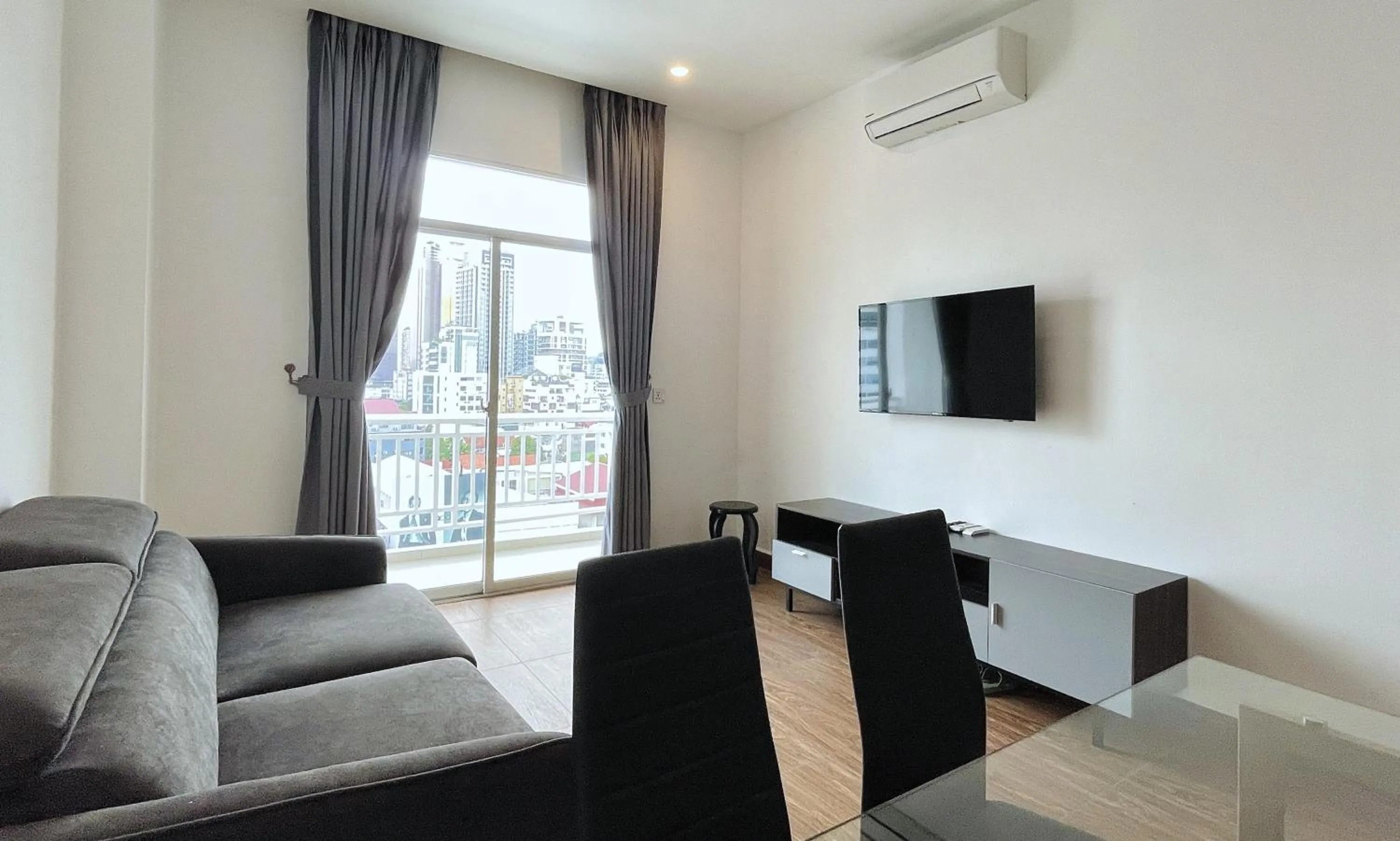 Living room in Times Hotel at Bassac Lane