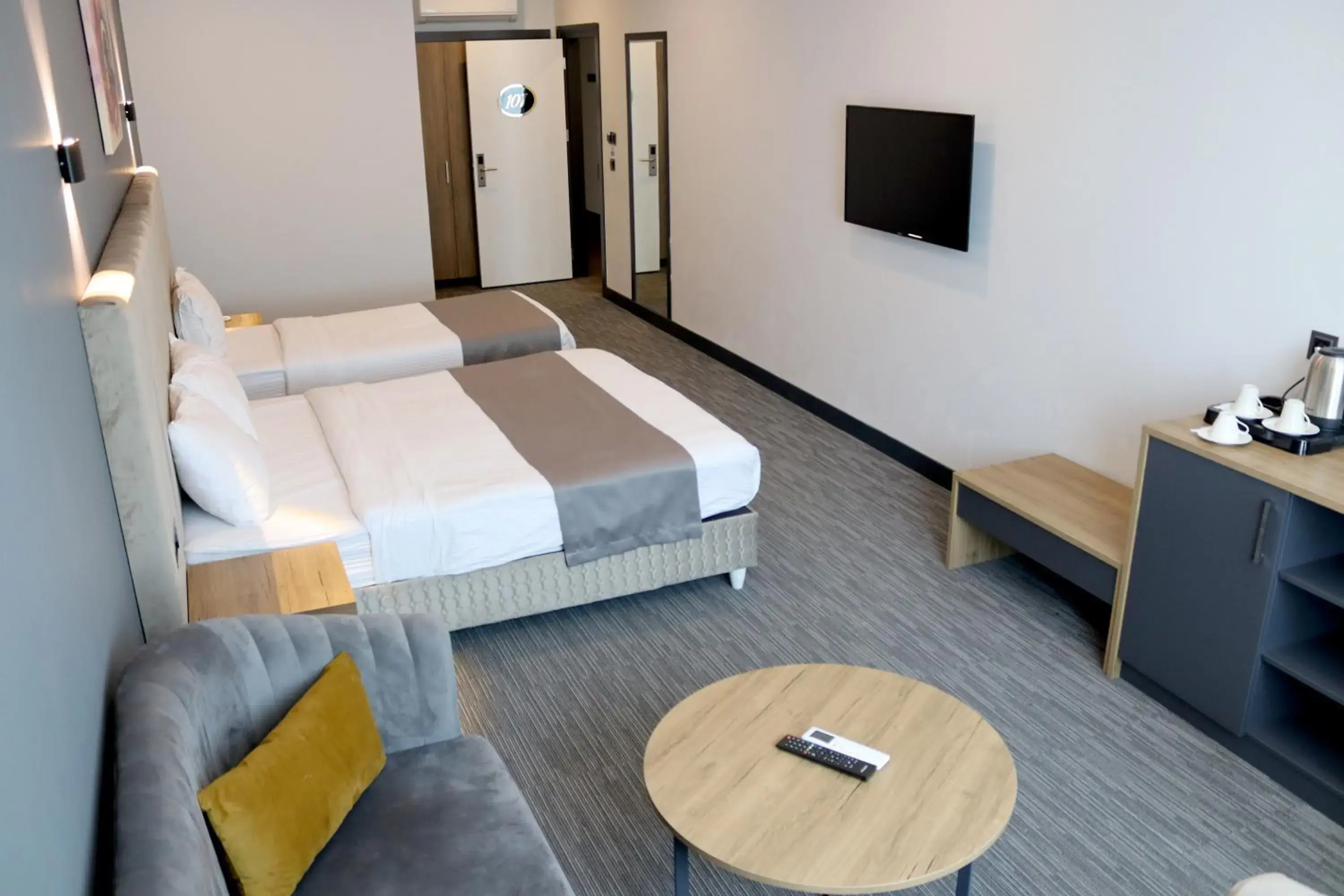 Deluxe Triple Room - single occupancy in HOME PLUS Hotel Deluxe Triple Room - single occupancy in HOME PLUS Hotel