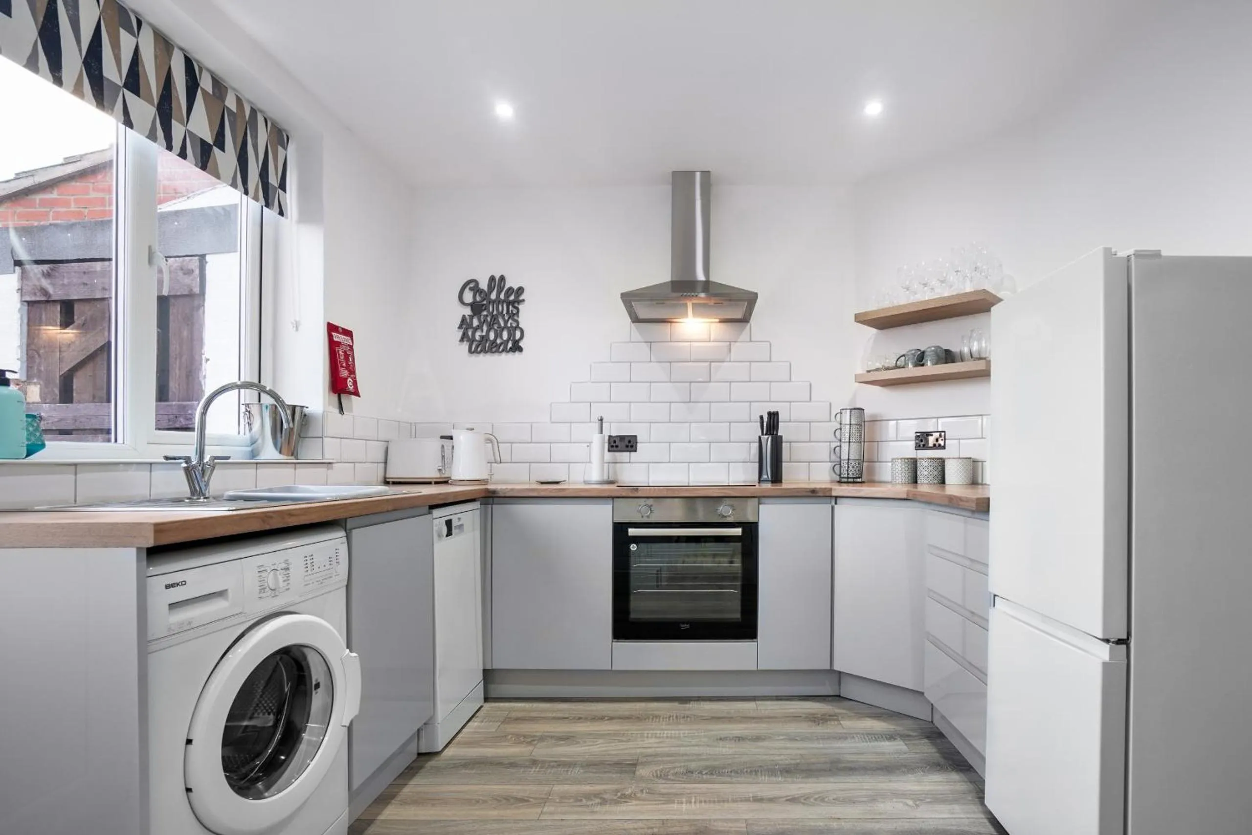 Kitchen or kitchenette in Cowdray Avenue