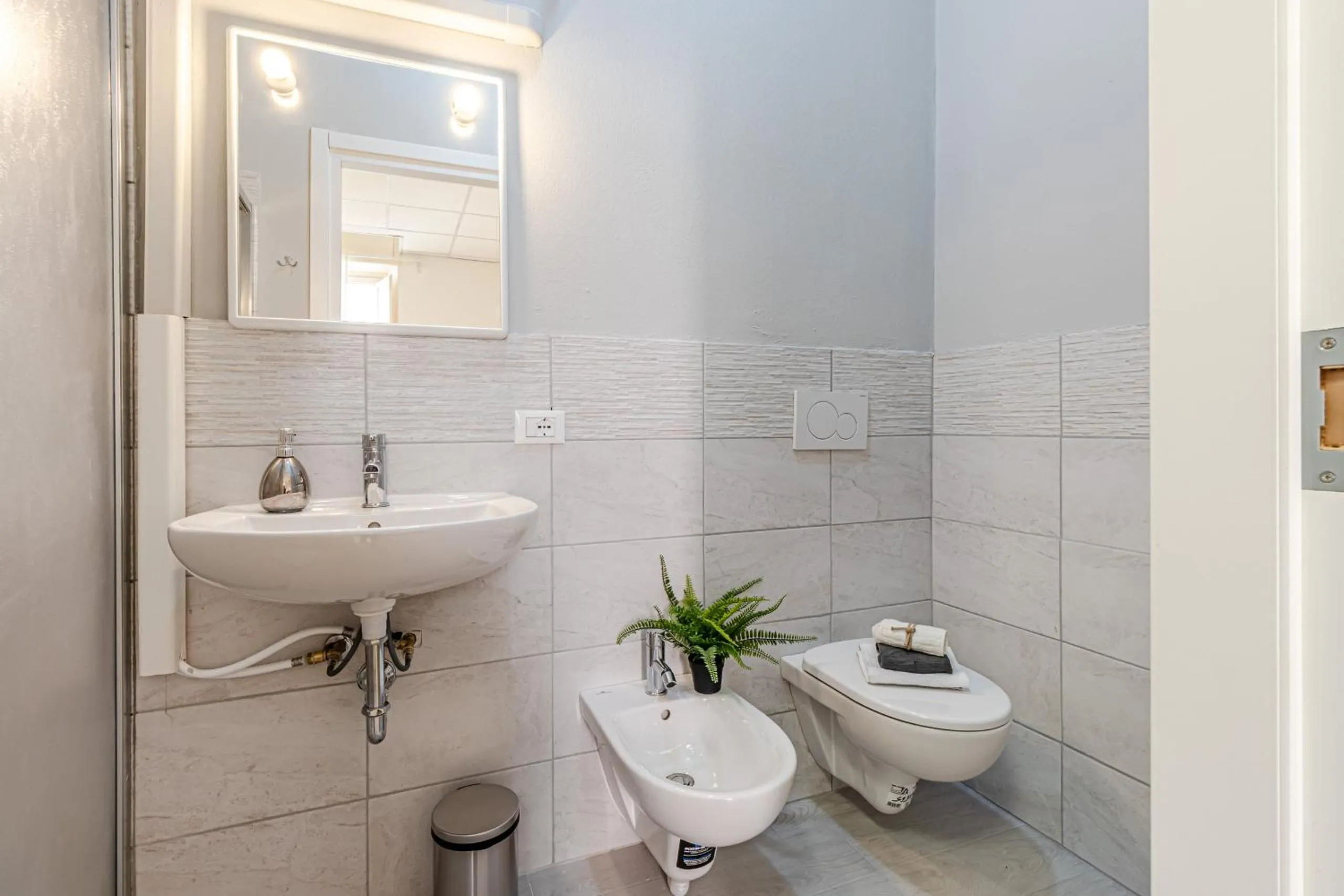 Toilet in Game Rooms Experience