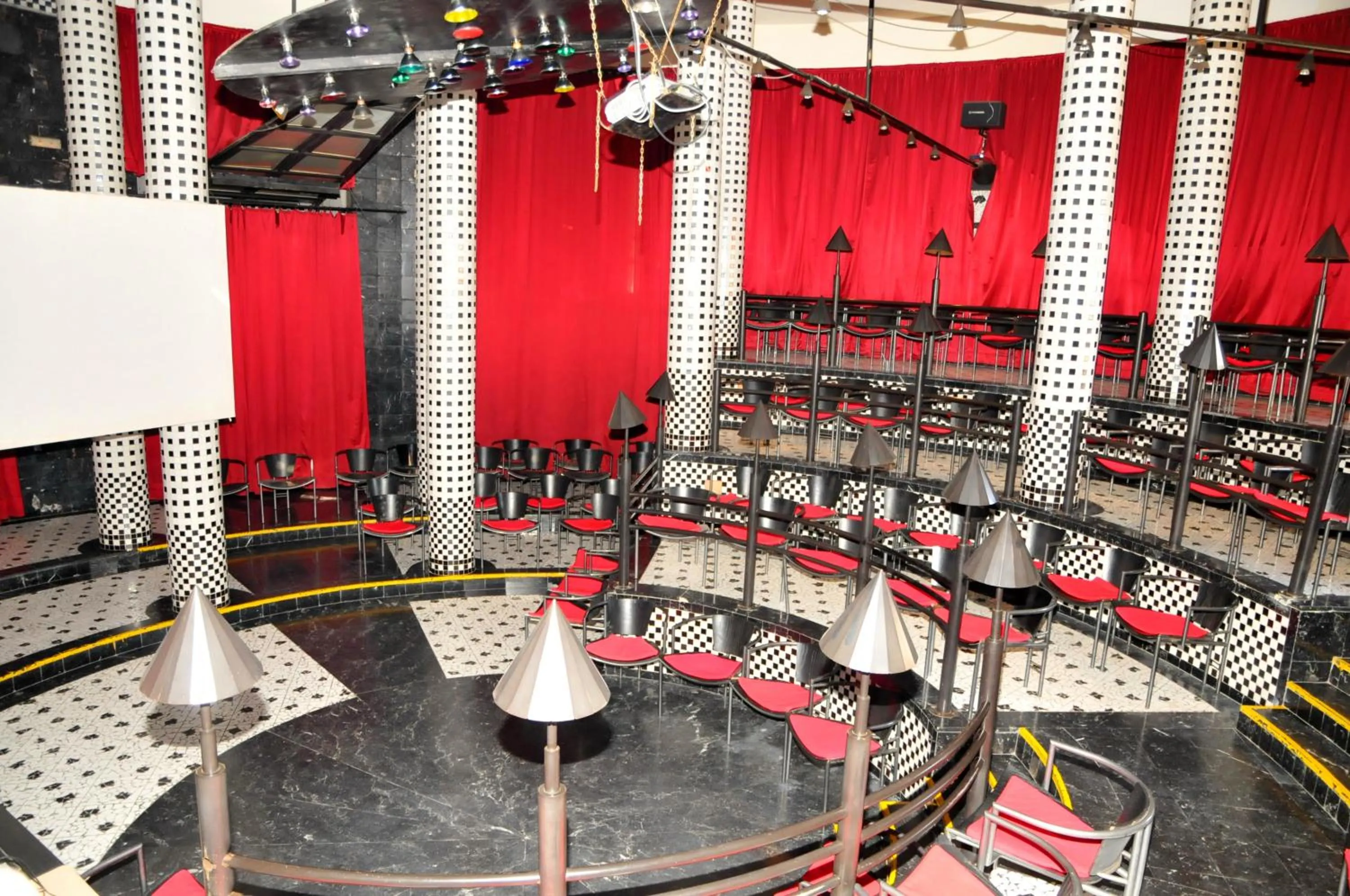 Karaoke in El Pueblo Tamlelt