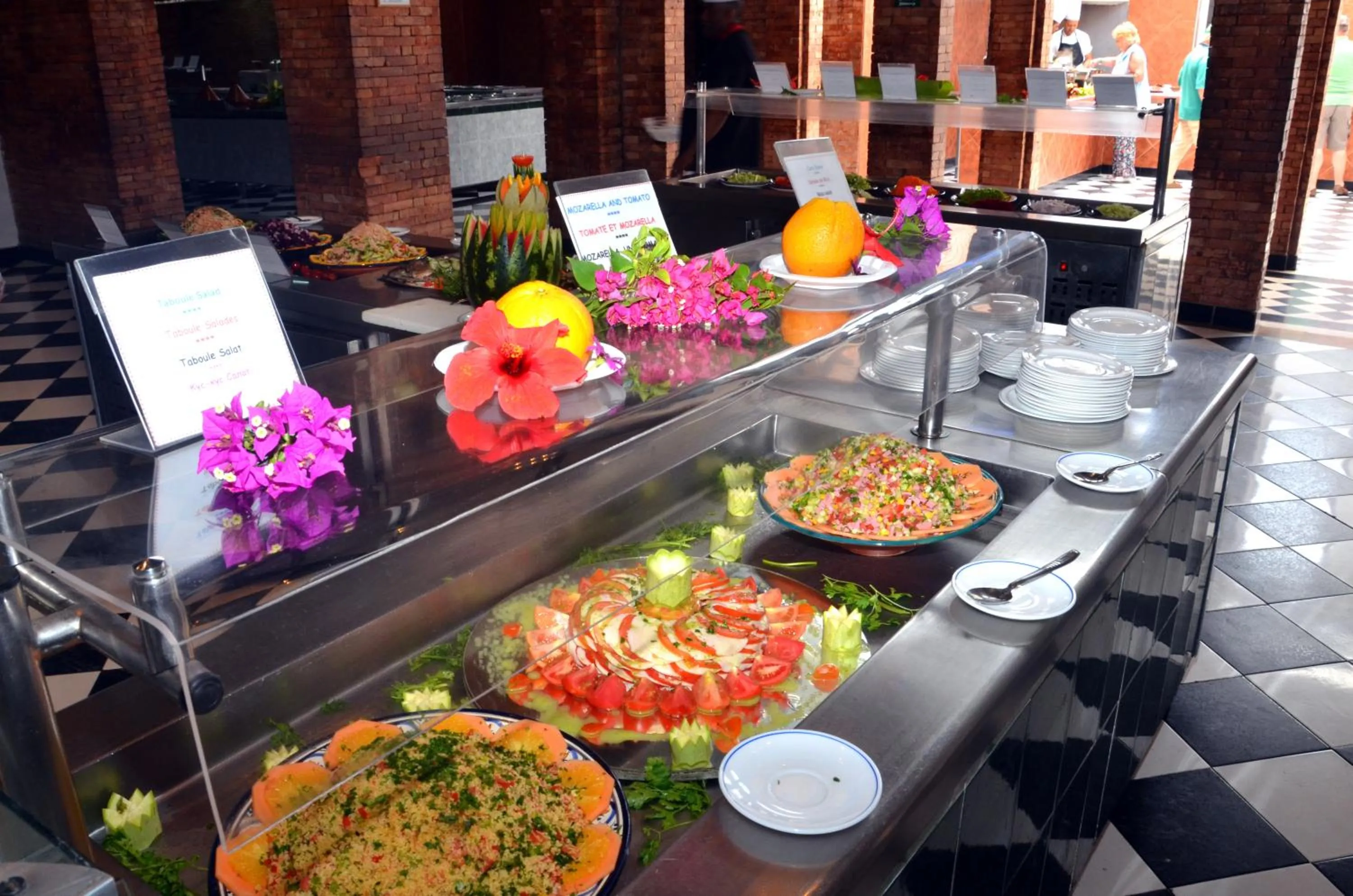 Restaurant/places to eat in El Pueblo Tamlelt