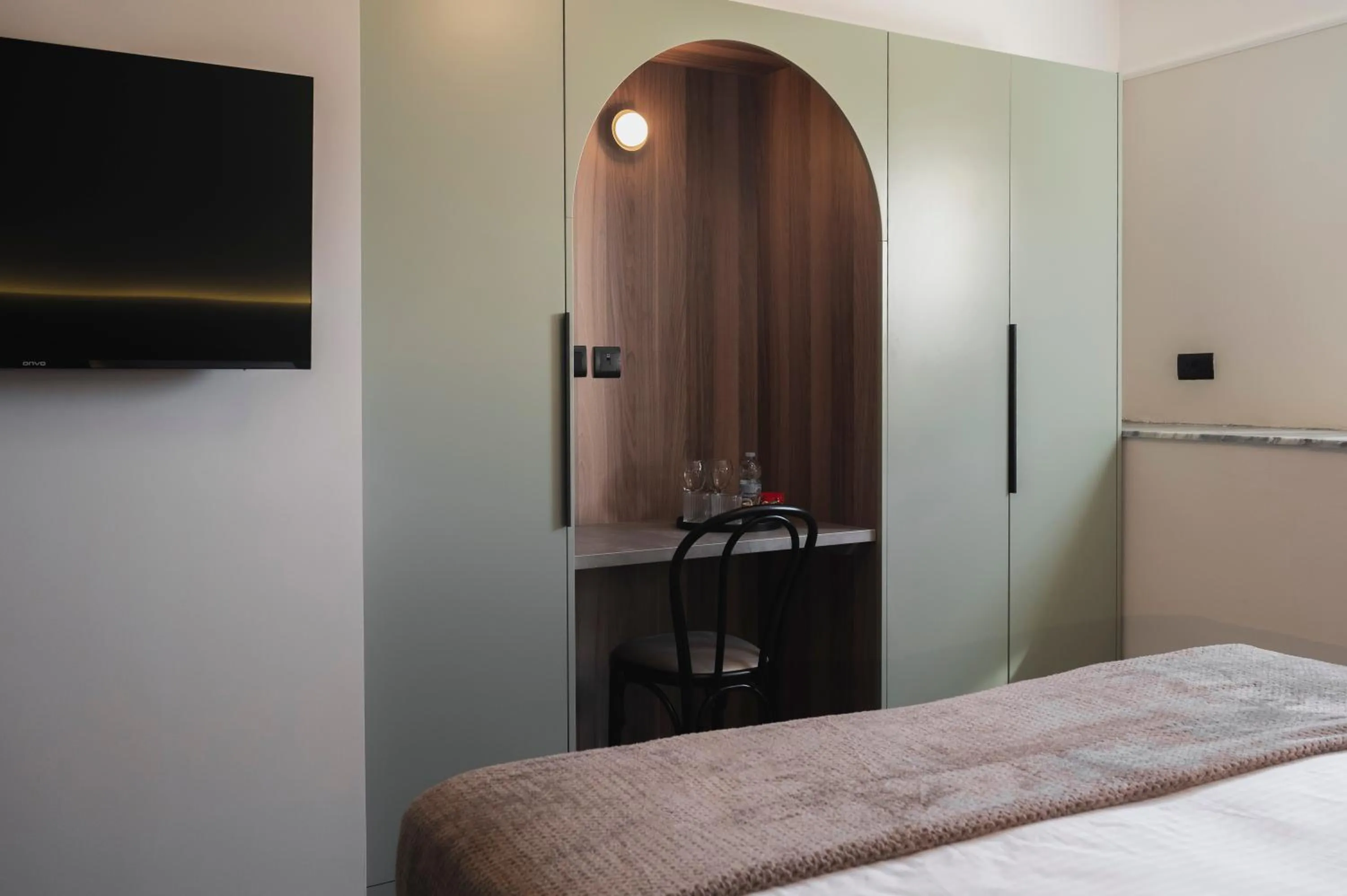 TV and multimedia, Bed in Maria Rosa Suites