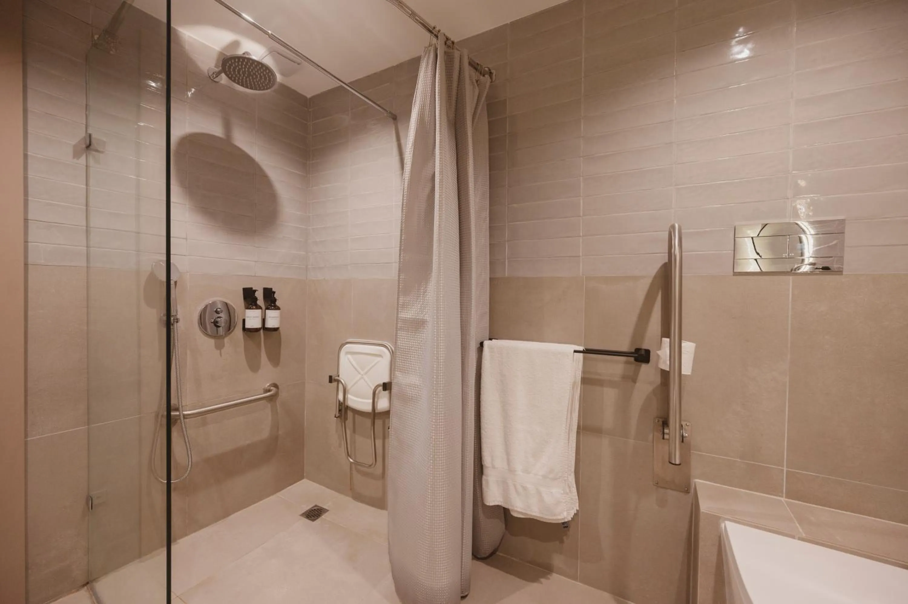 Facility for disabled guests in Maria Rosa Suites