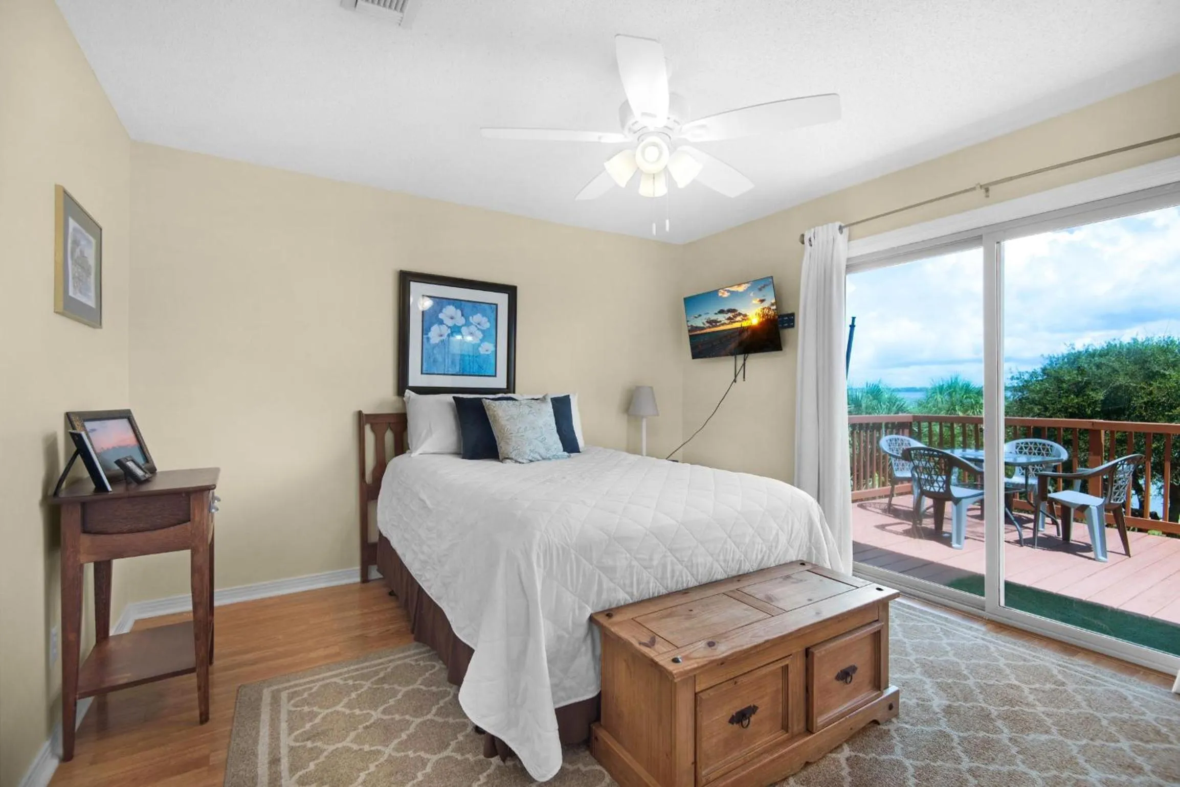 Bed in Barefoot & Buzzed