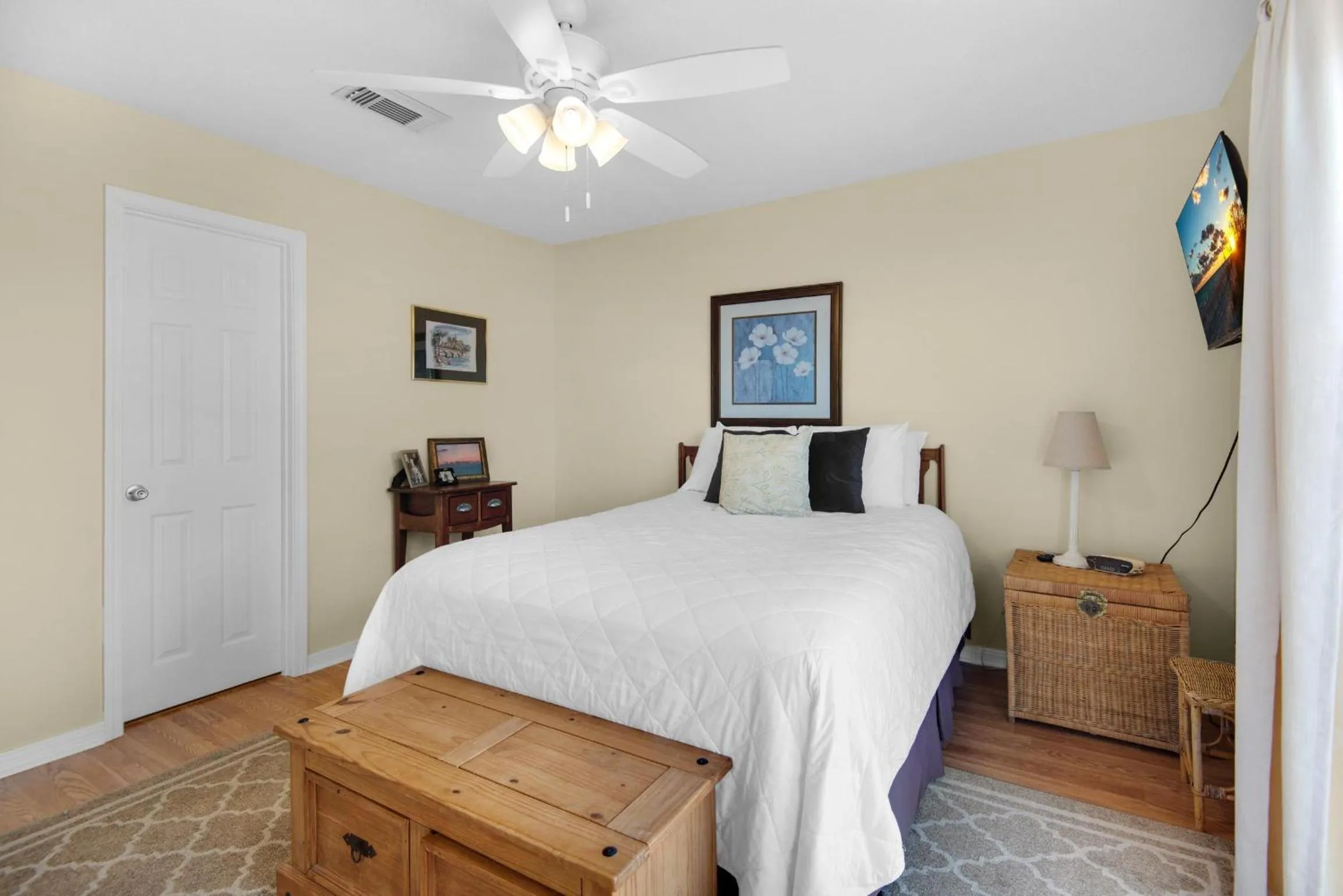 Bed in Barefoot & Buzzed