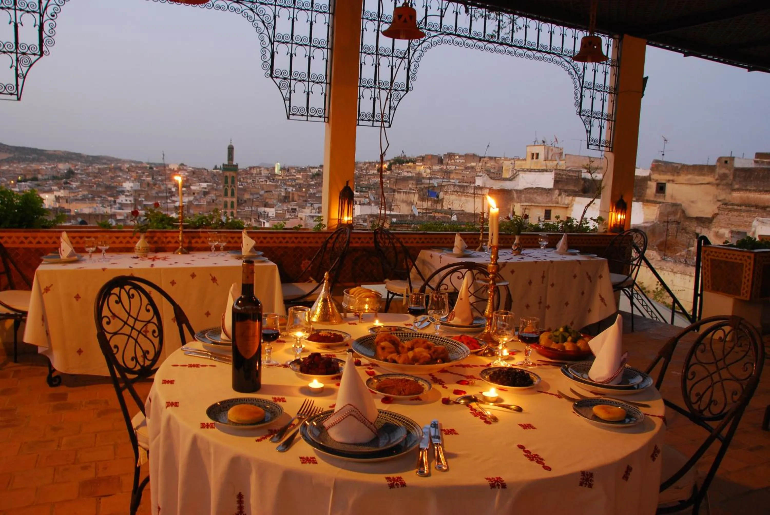 Restaurant/places to eat in Riad El Ghalia