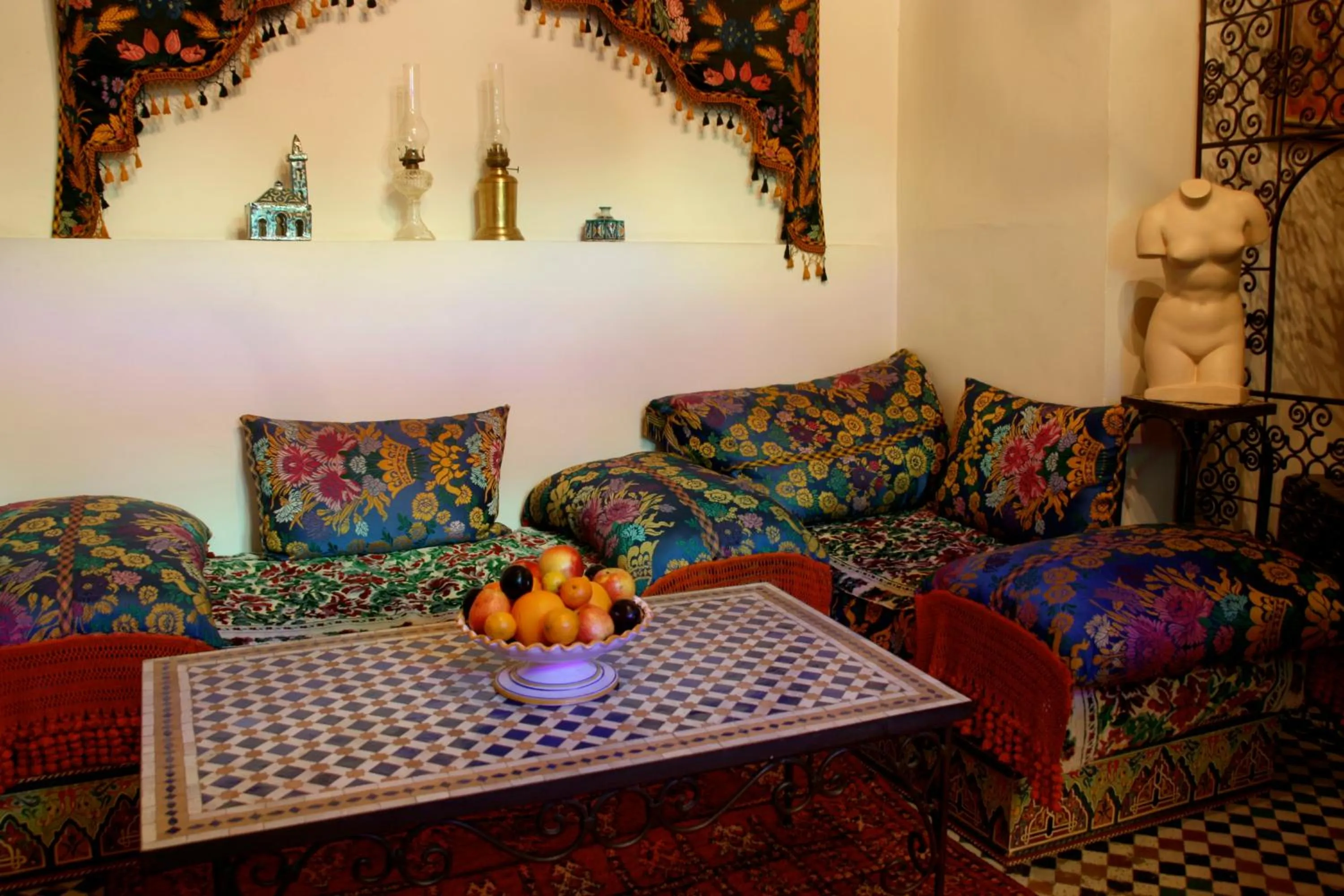 Living room in Riad El Ghalia