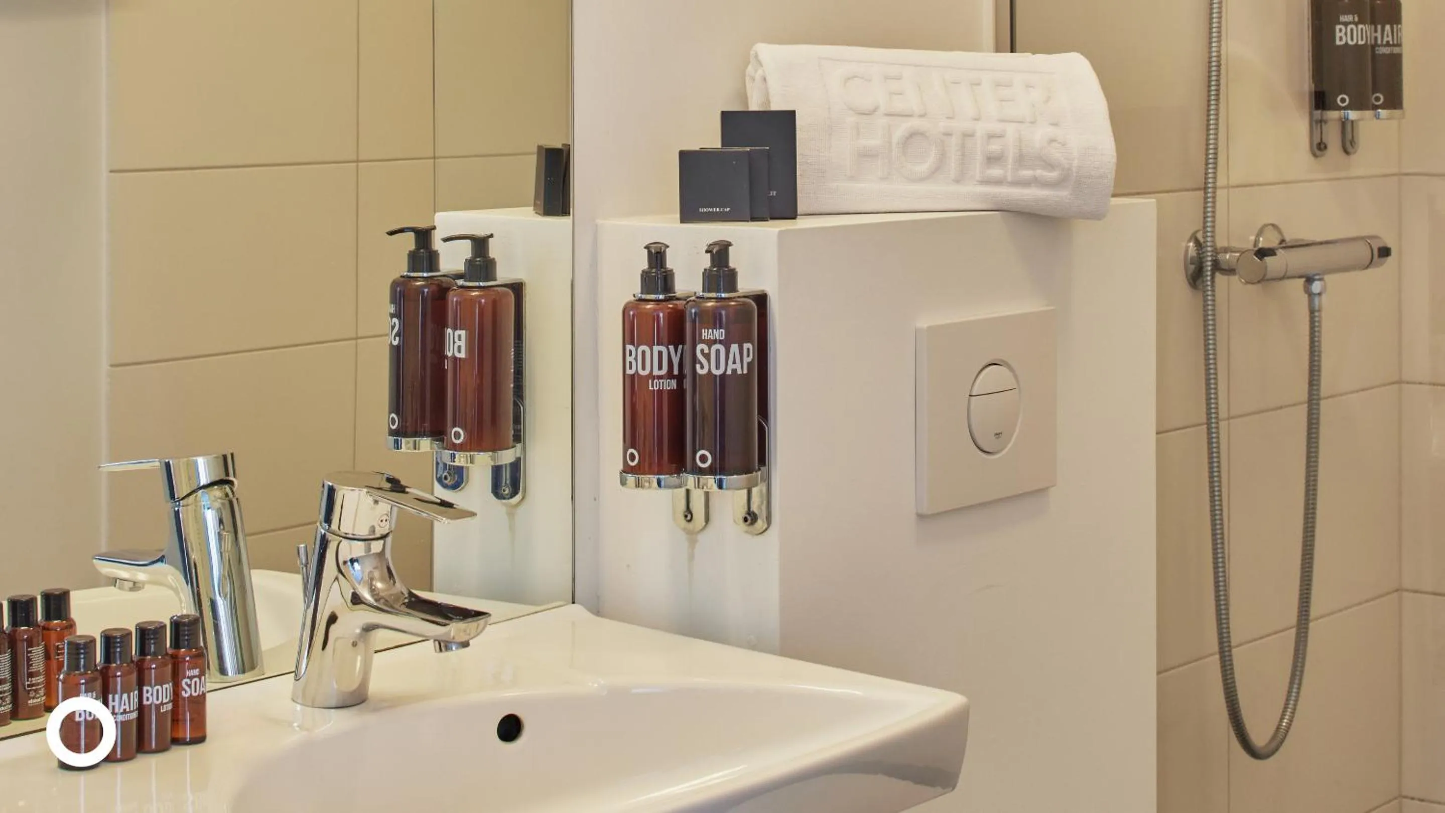 Bathroom in Center Hotels Plaza