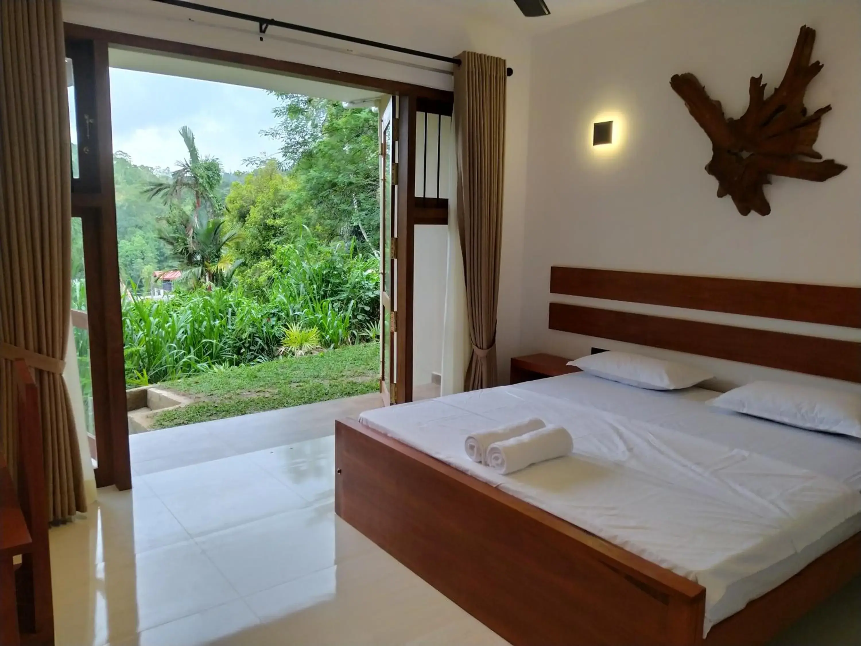Double Room with Garden View in Kandy Lotus Chalet Double Room with Garden View in Kandy Lotus Chalet