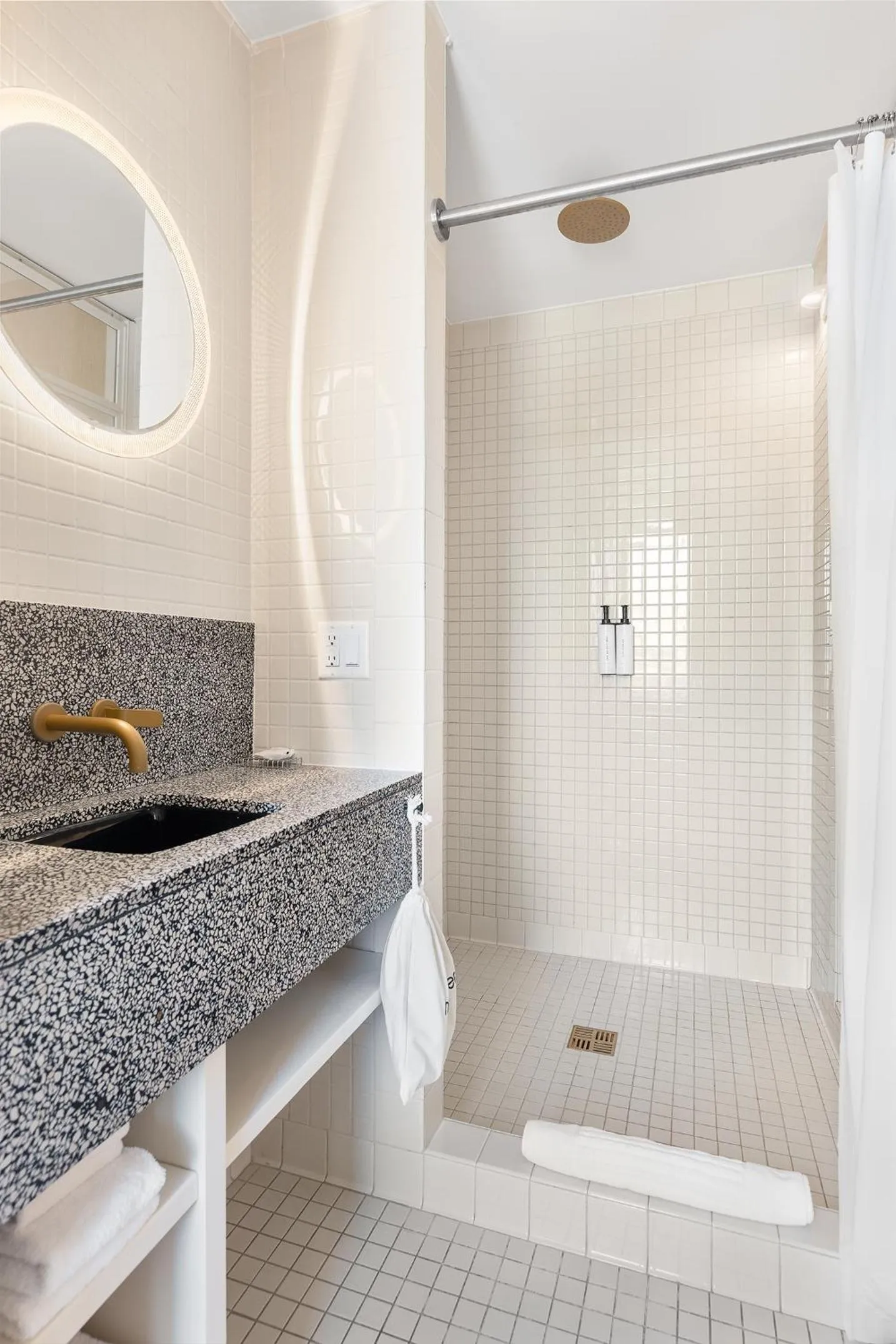 Shower in UNTITLED at 3 Freeman Alley