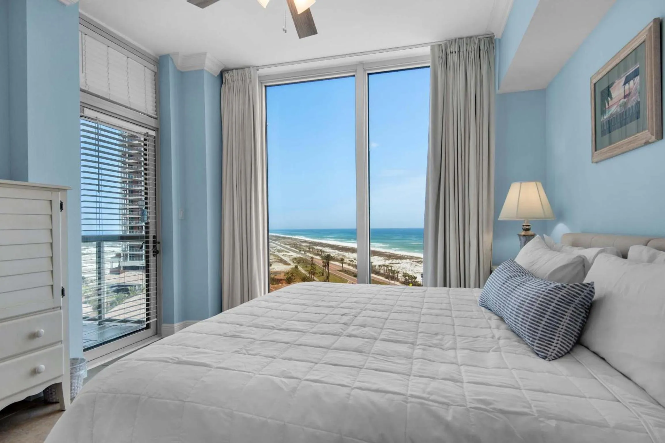 Bed in Portofino Island Resort 1- 809