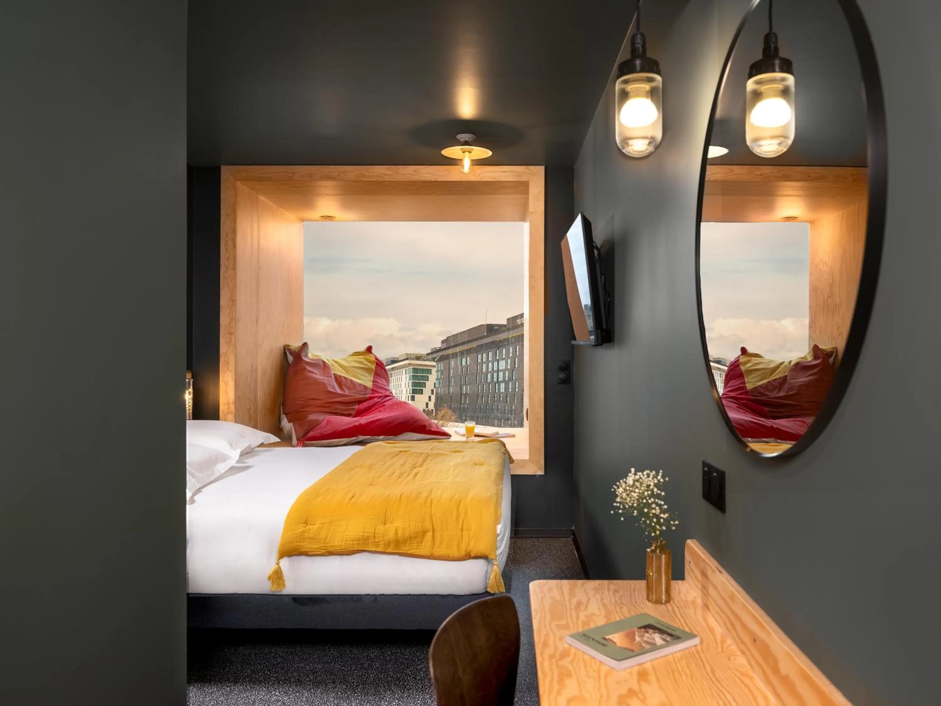 Bed in Eklo Hotels Paris Porte de Versailles