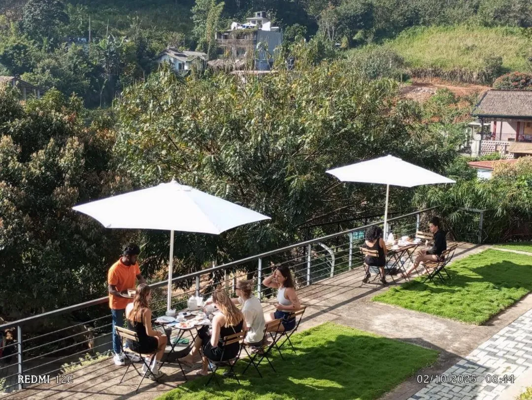 Dining area in The Cubes Ella