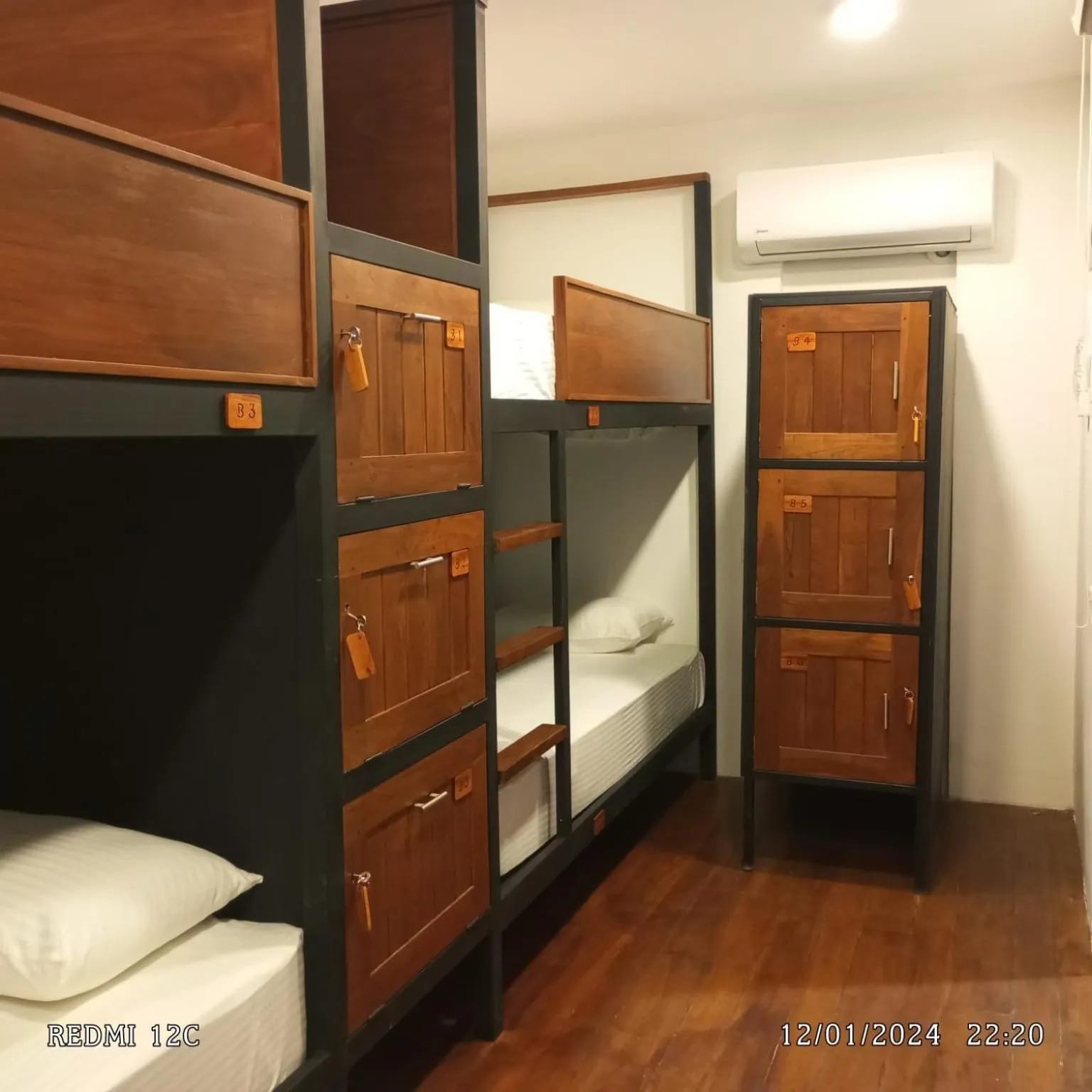 Bed in The Cubes Ella