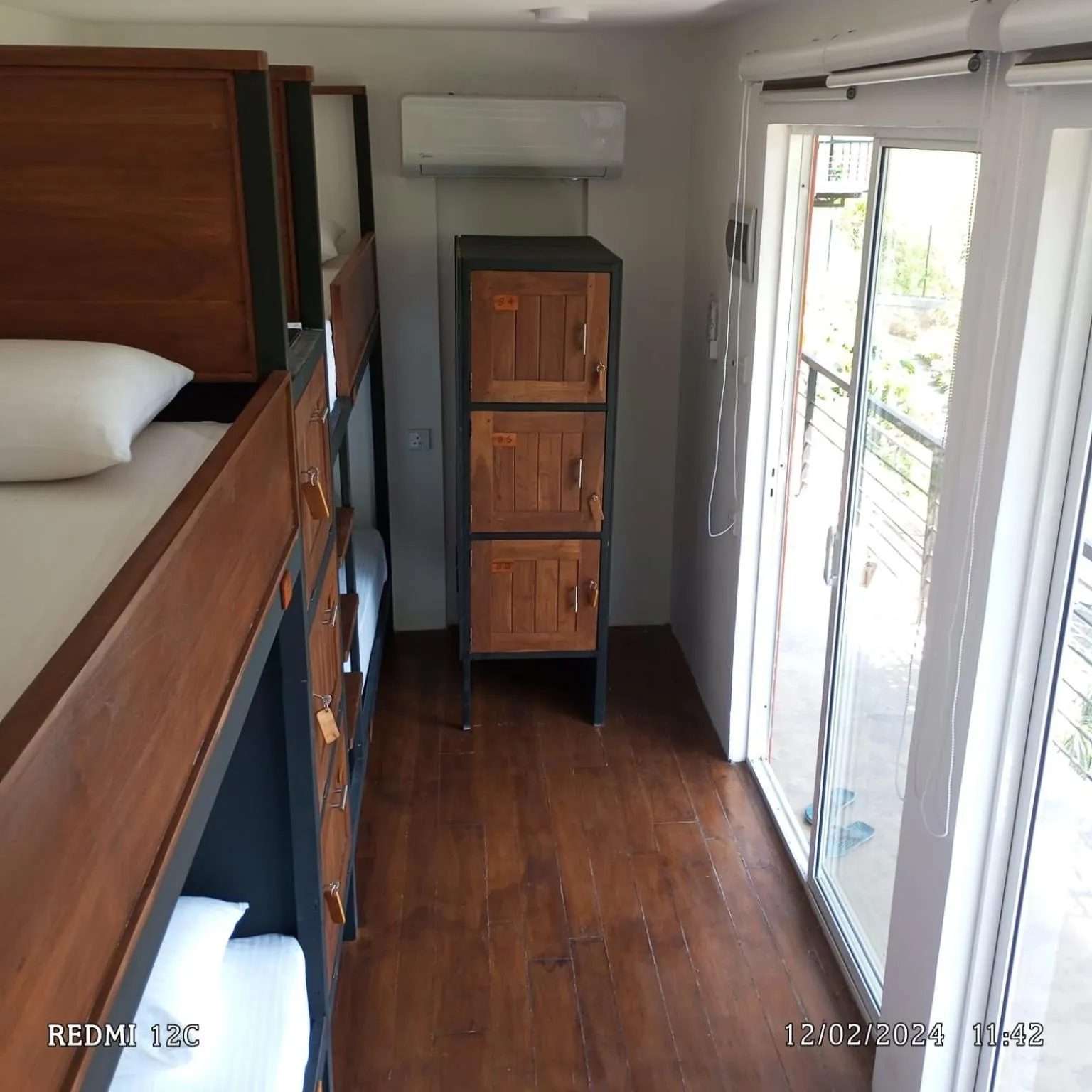 Bed in The Cubes Ella