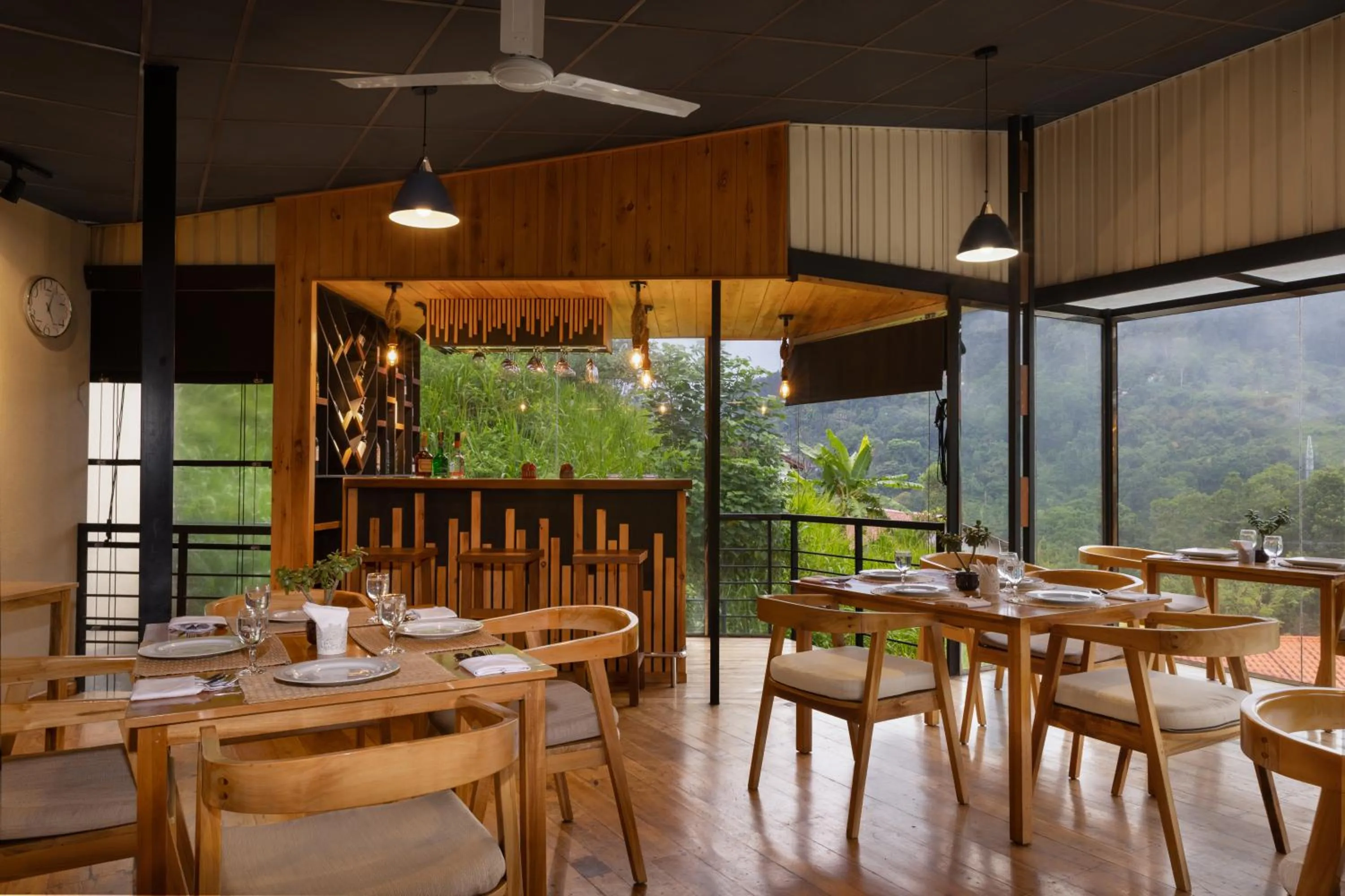 Restaurant/places to eat in The Cubes Ella