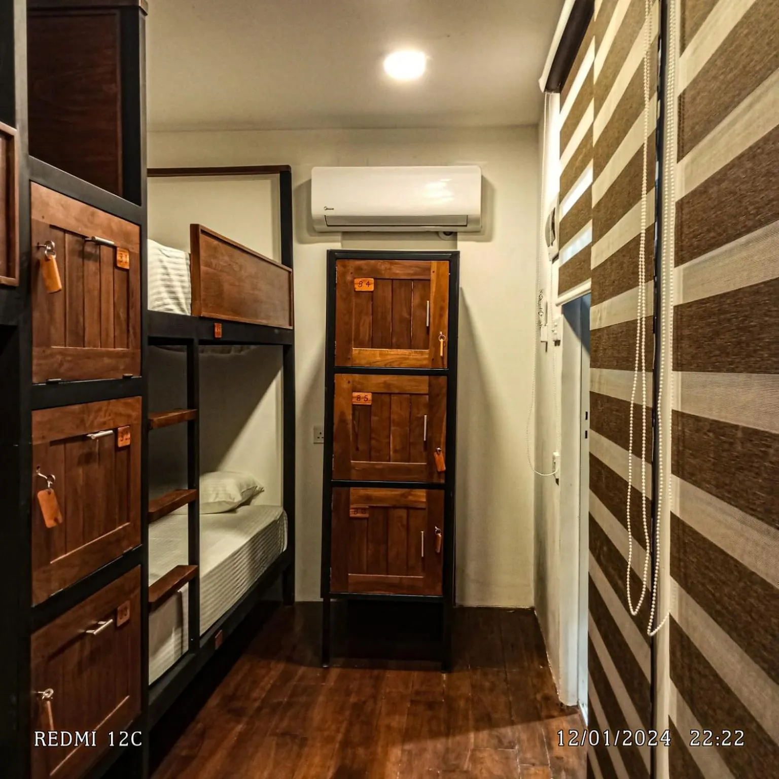 Bedroom, Bed in The Cubes Ella