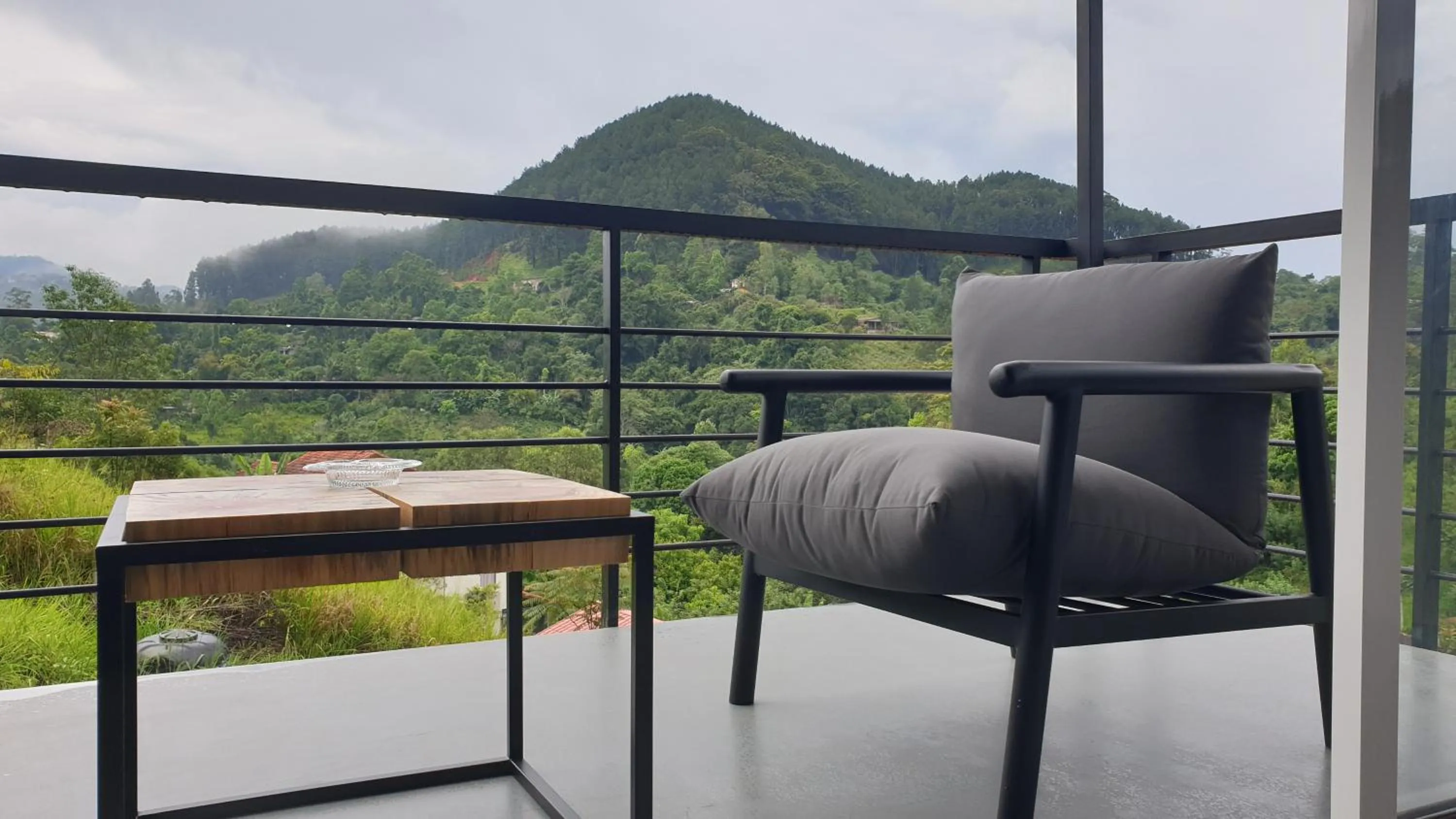 Day in The Cubes Ella