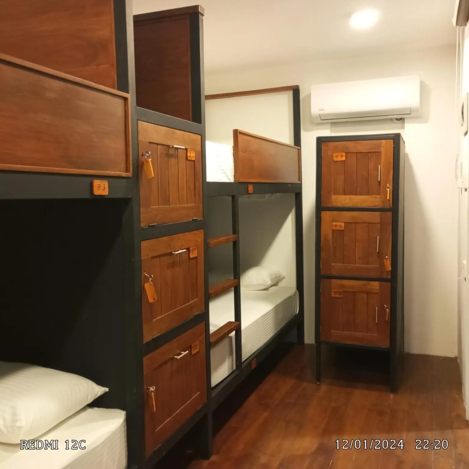 Bed in The Cubes Ella