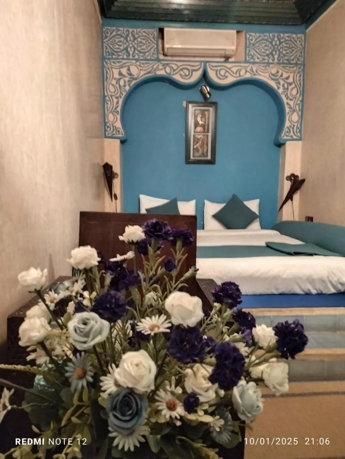 Bed in Riad Mille Et Une Nuits