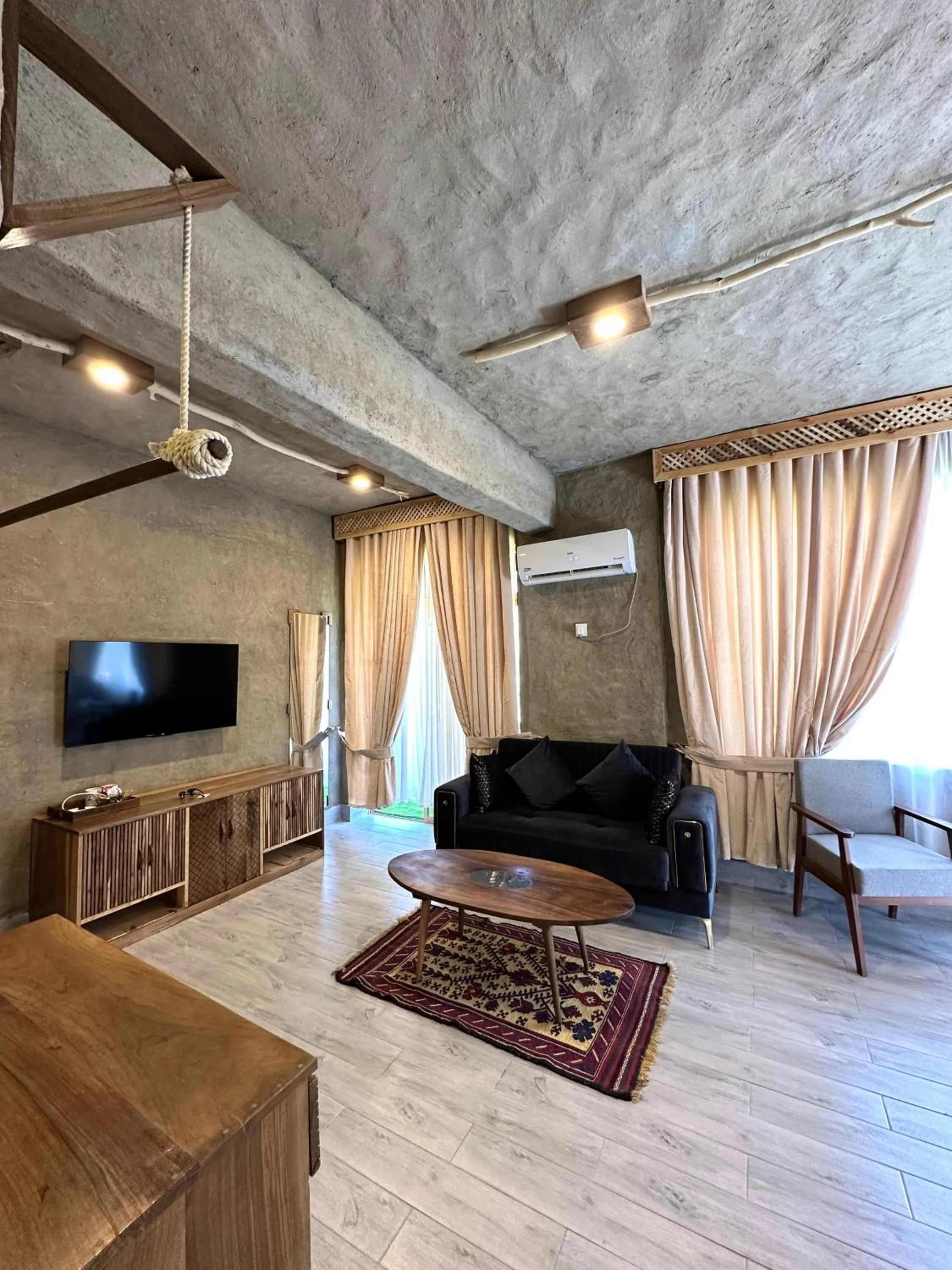 TV and multimedia in Dumani Nagar Hotel & Resort