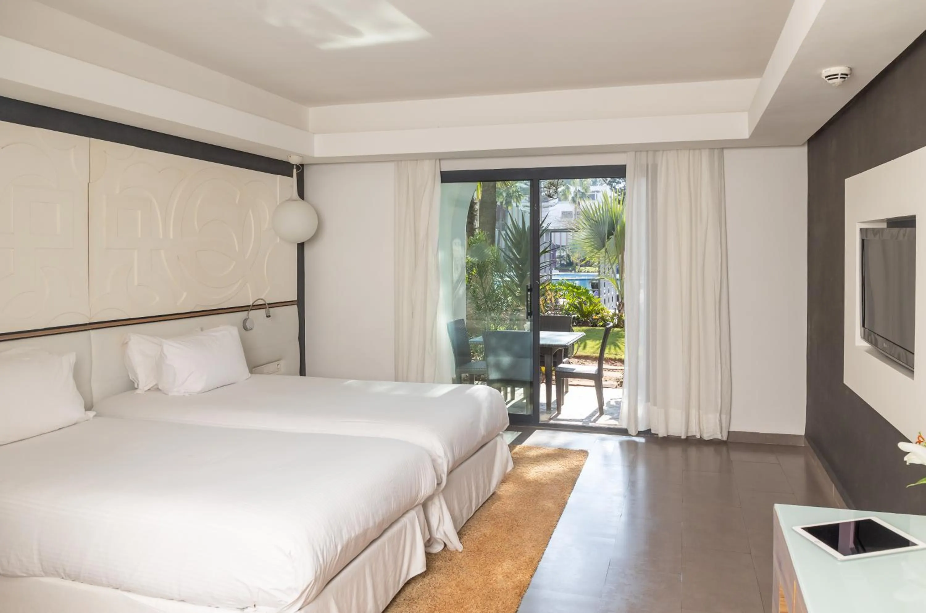 Garden, Bed in Pullman Mazagan Royal Golf & Spa