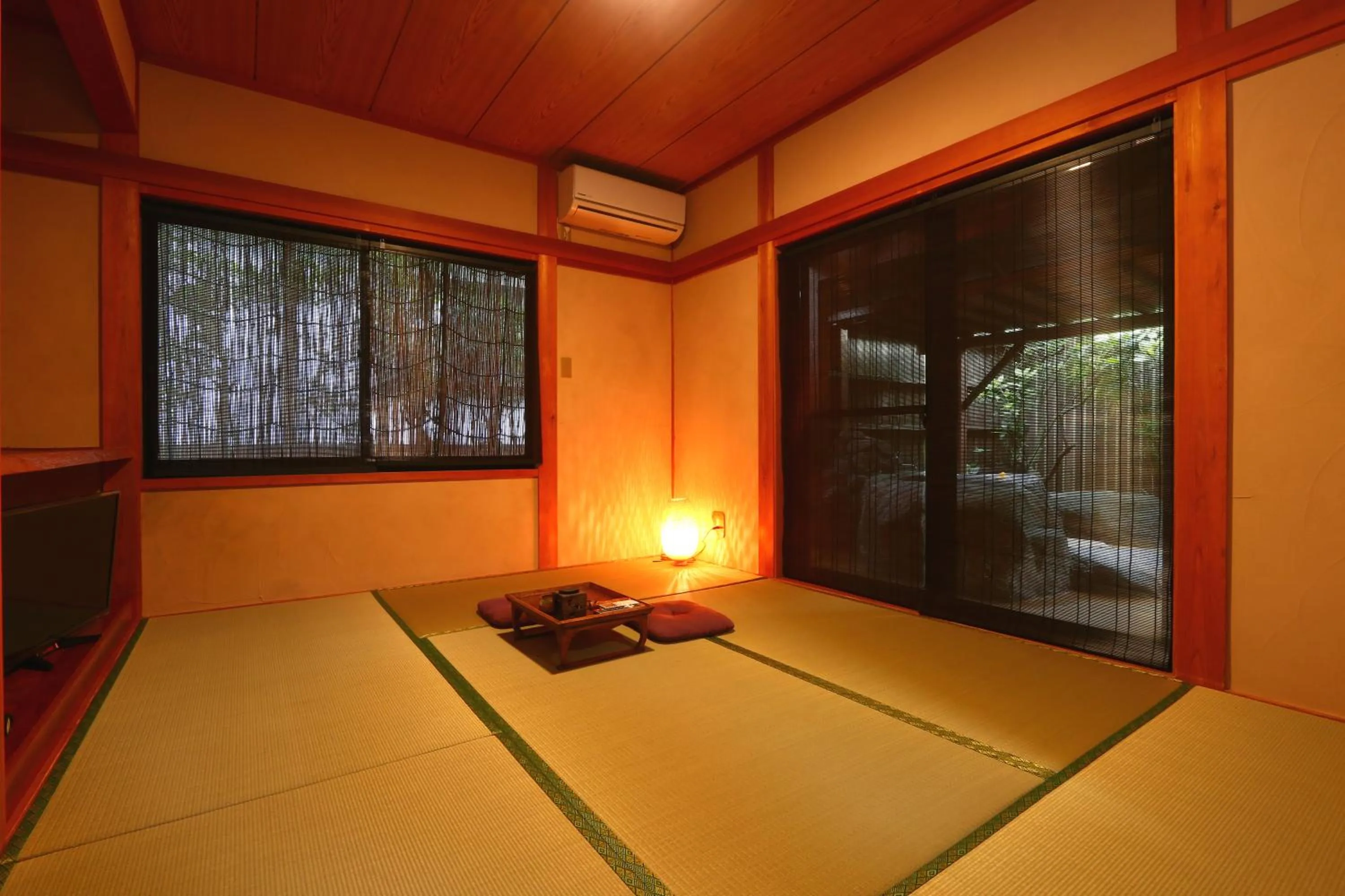 Photo of the whole room, Bed in YamakawaZENZO