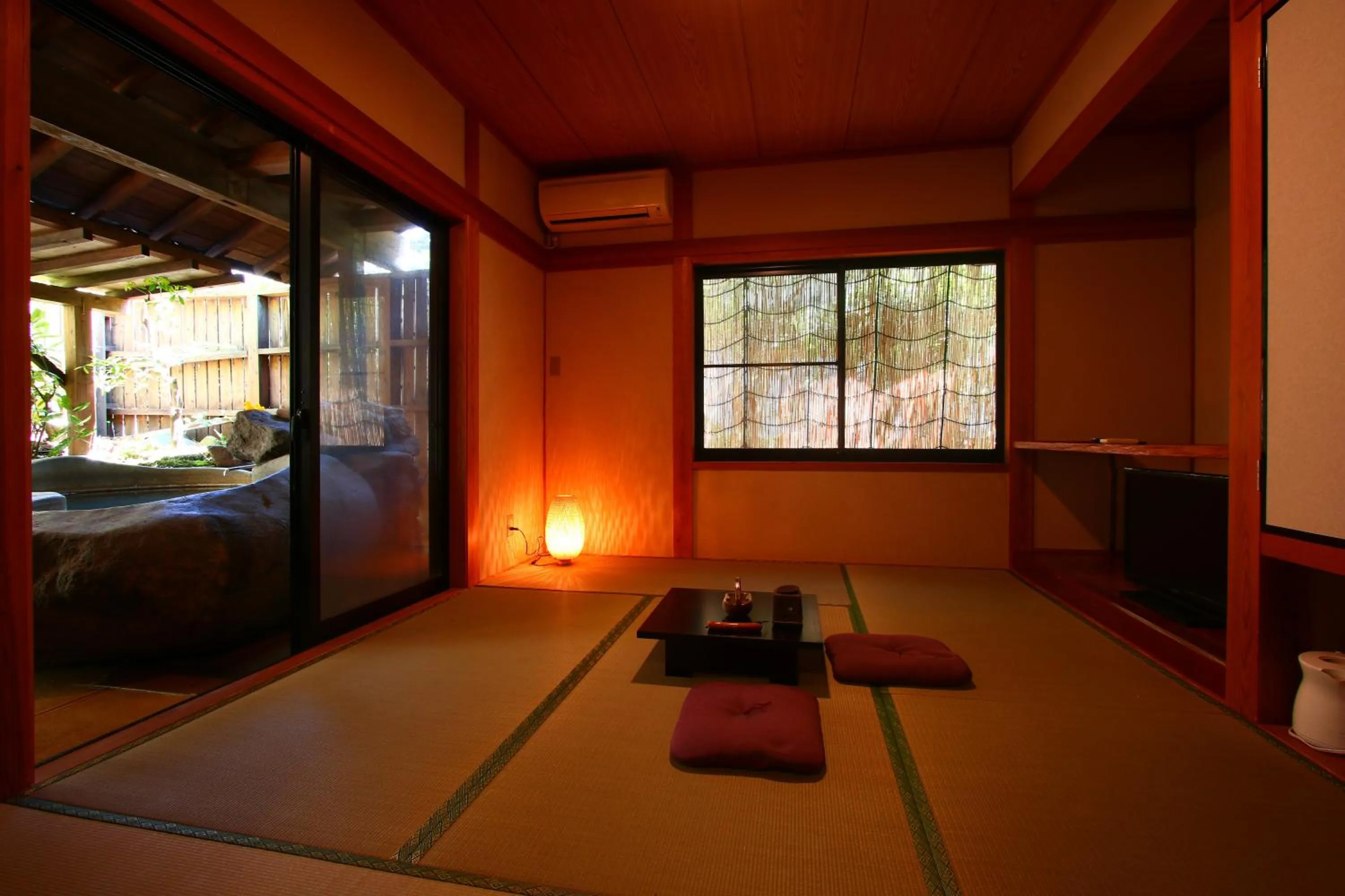 Photo of the whole room, Bed in YamakawaZENZO