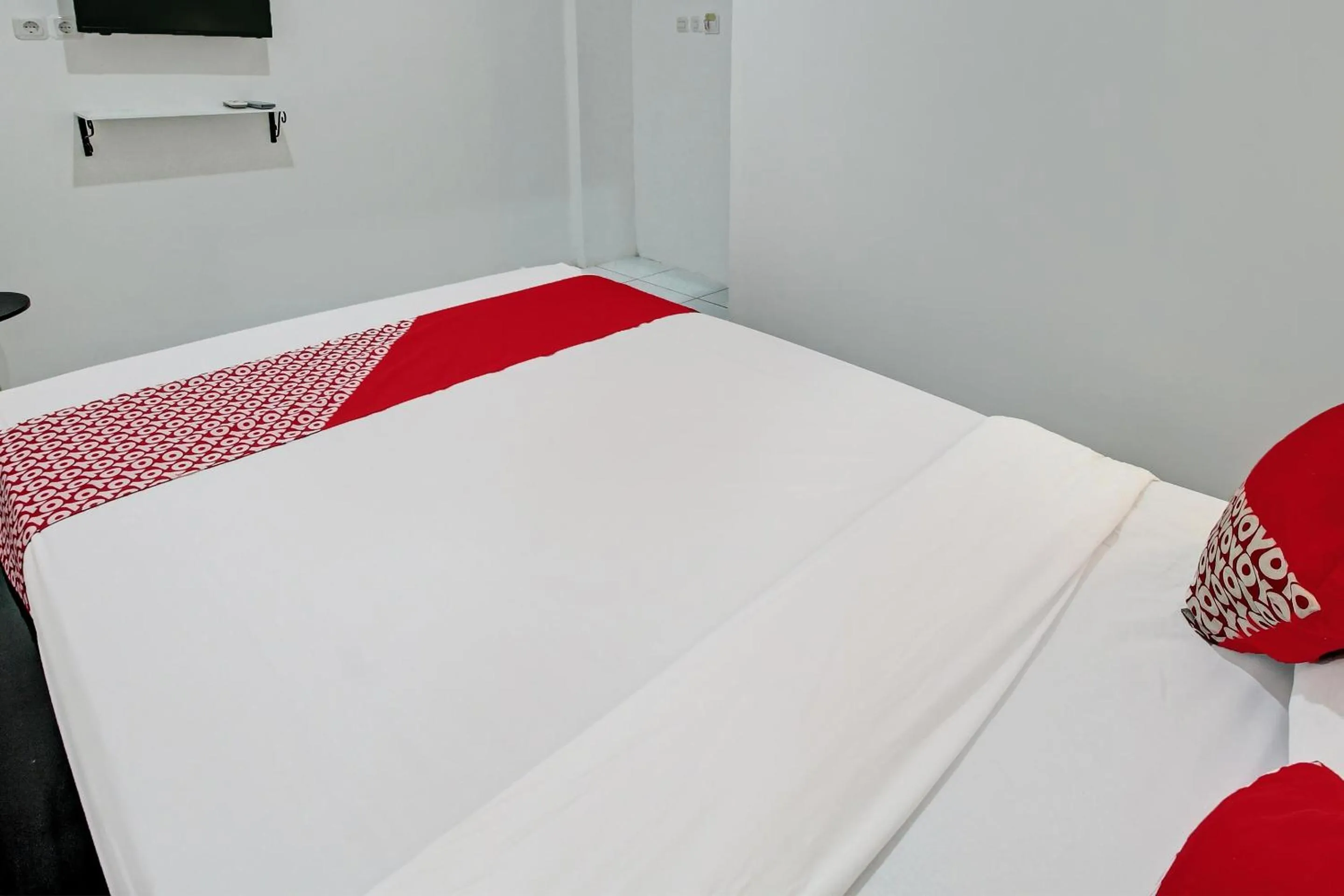 Bedroom, Bed in Hotel O Sirih Gading Family Guest House