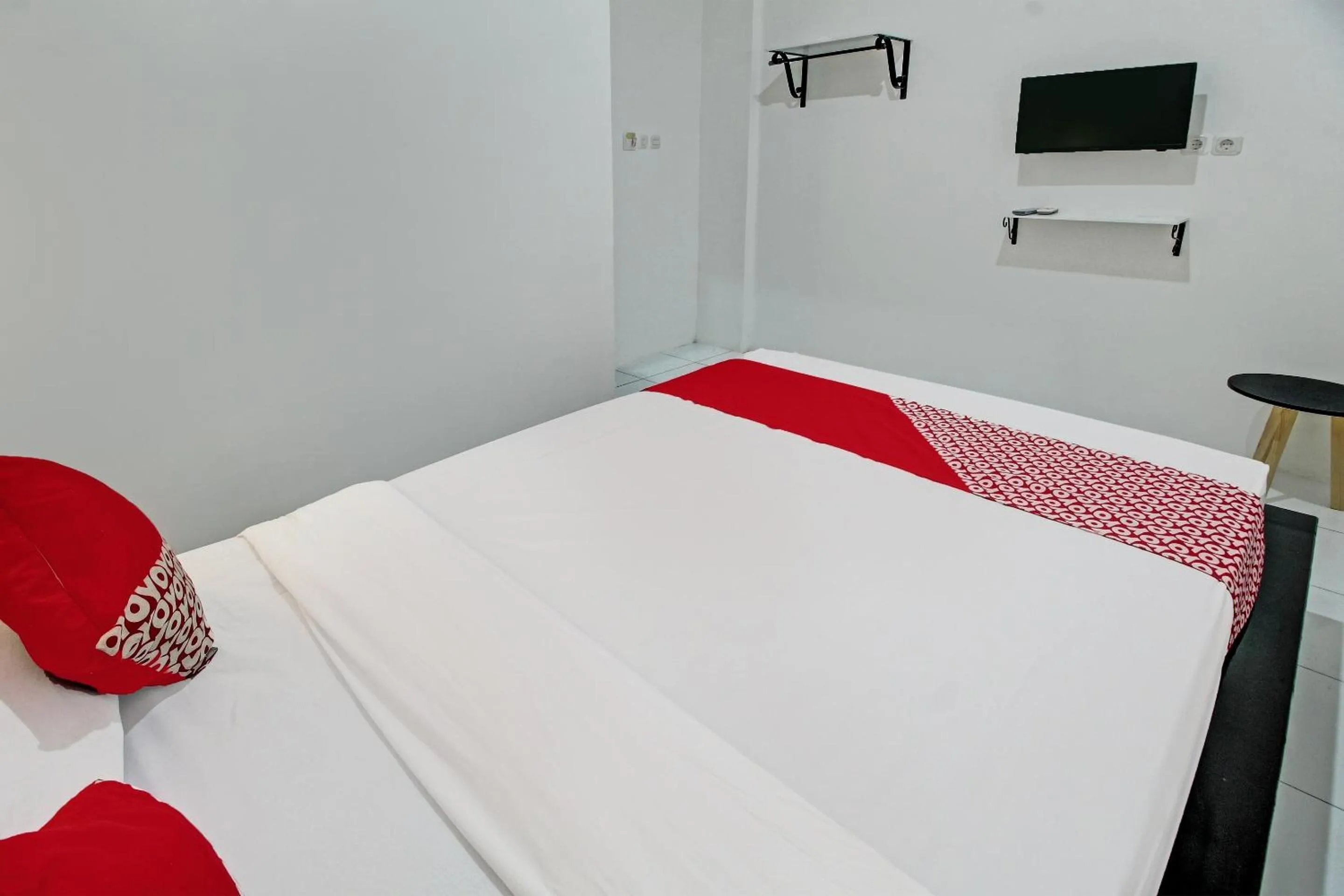 Bedroom, Bed in Hotel O Sirih Gading Family Guest House
