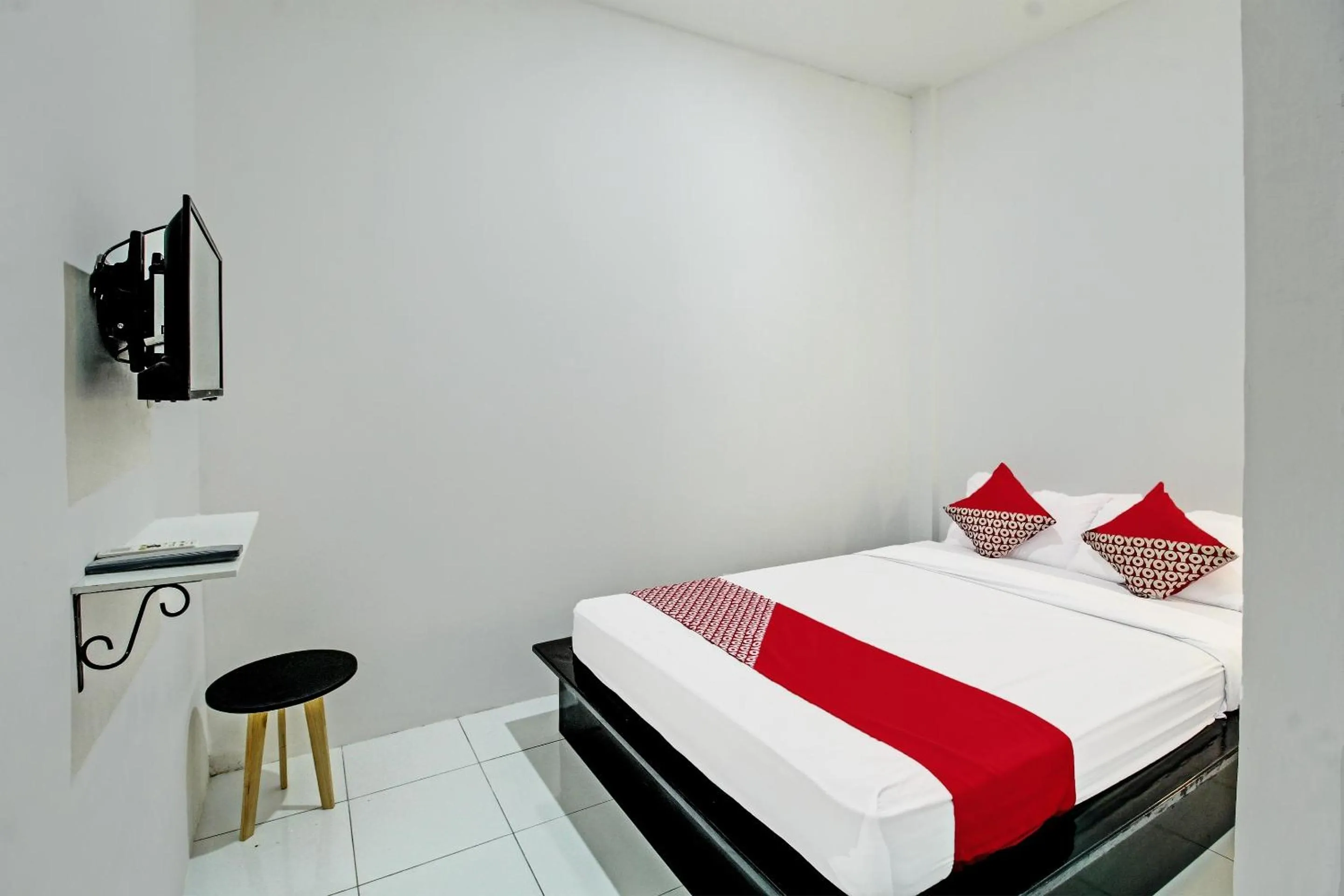 Bedroom, Bed in Hotel O Sirih Gading Family Guest House