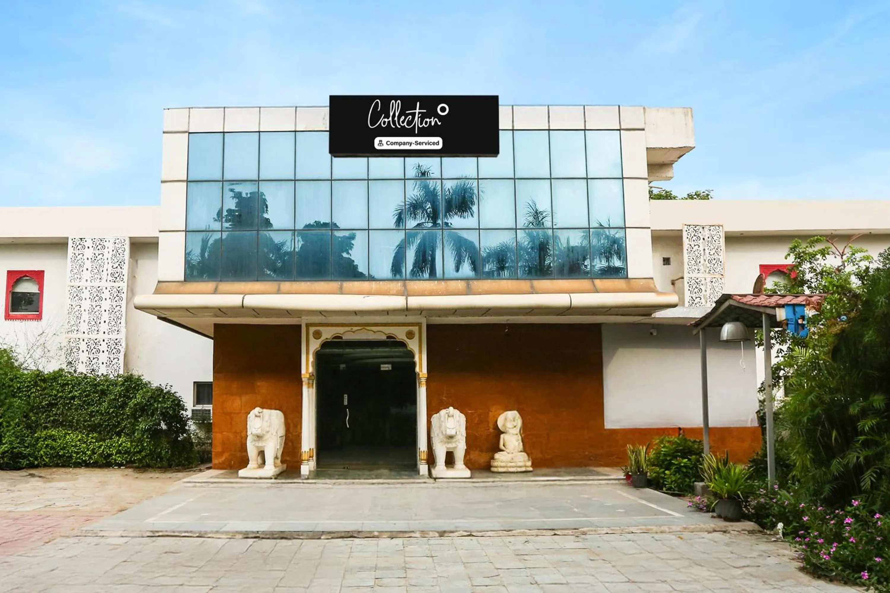 Facade/entrance in Super Collection O Bhiwadi
