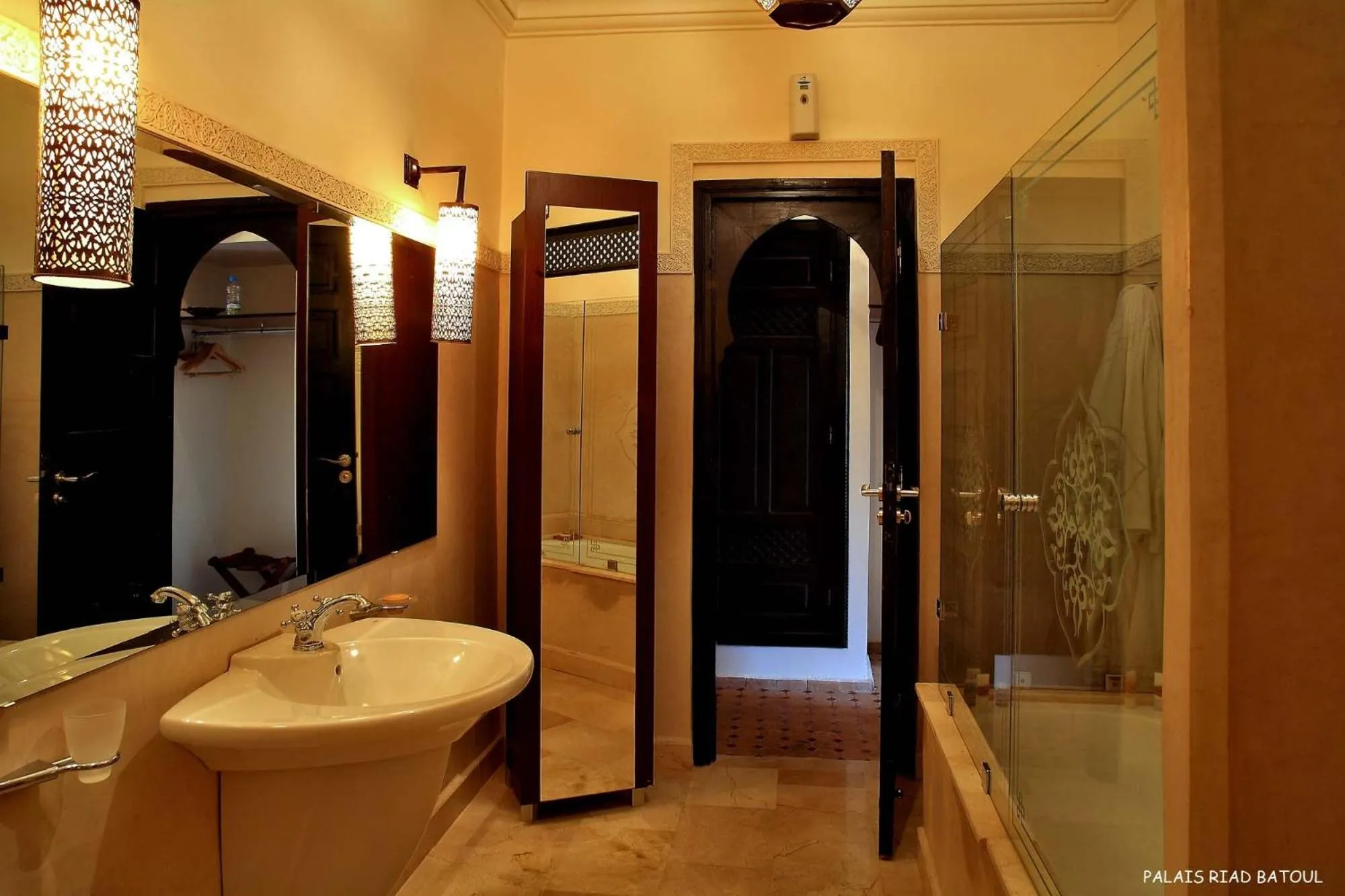 Bathroom in Riad Marrakech By Hivernage