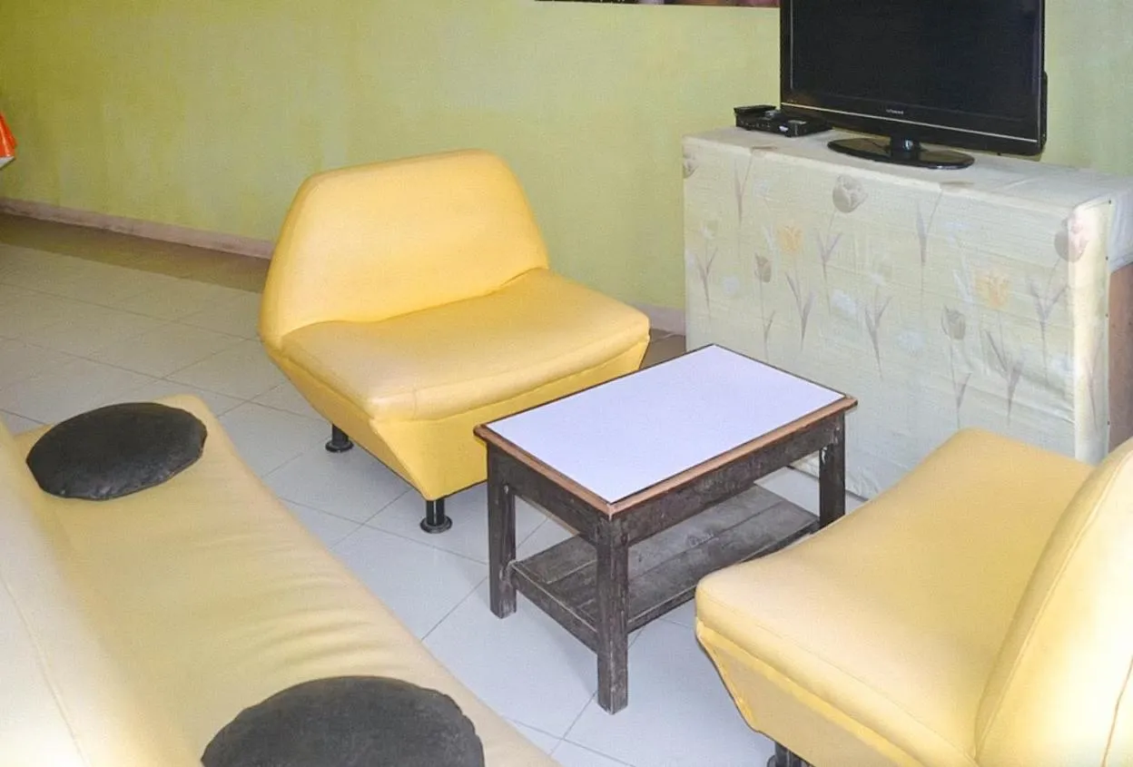 Seating area in RedDoorz @ Limelily Pension Inn General Santos City