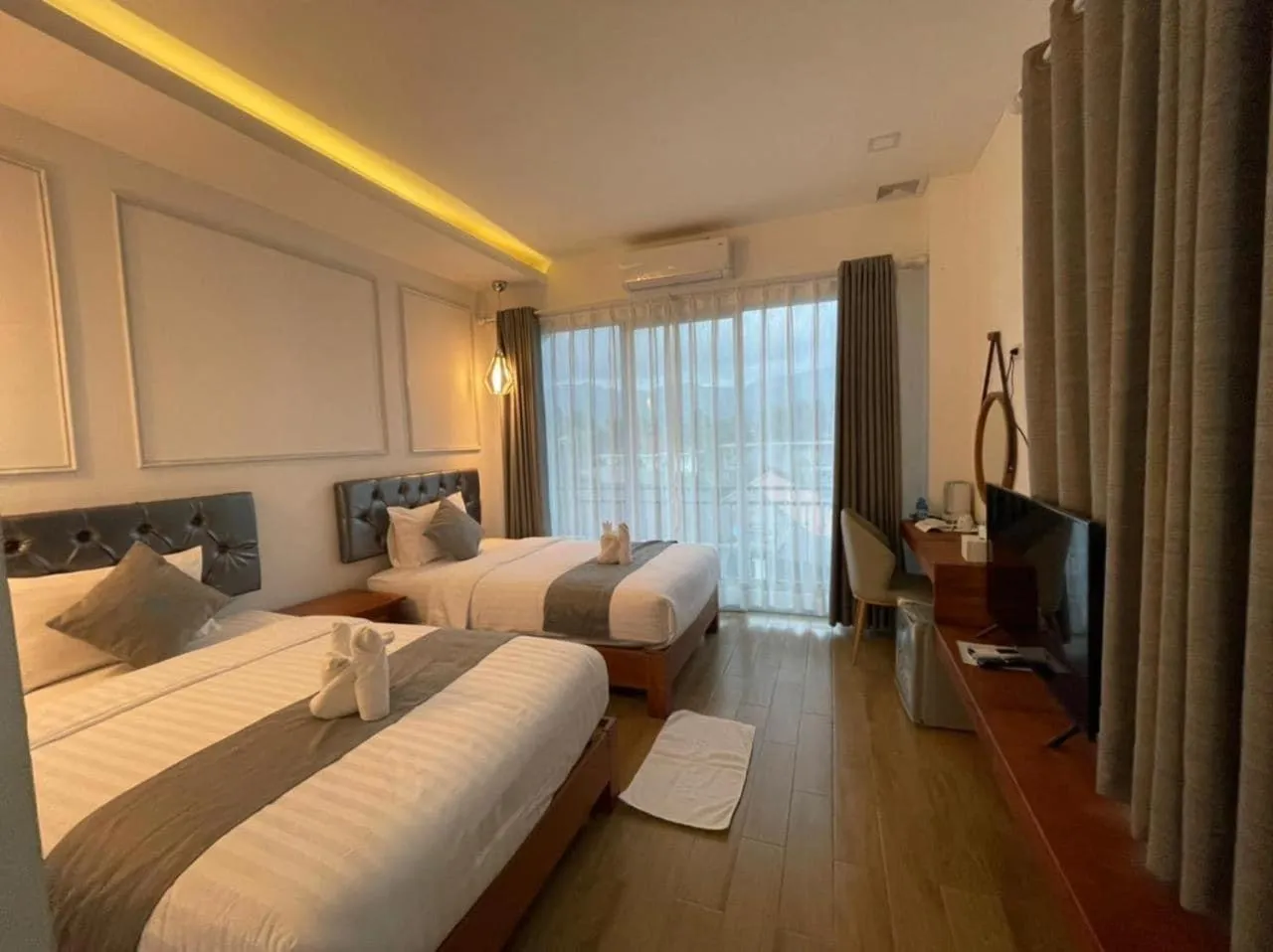 Bed in VangVieng Crystal Boutique Hotel