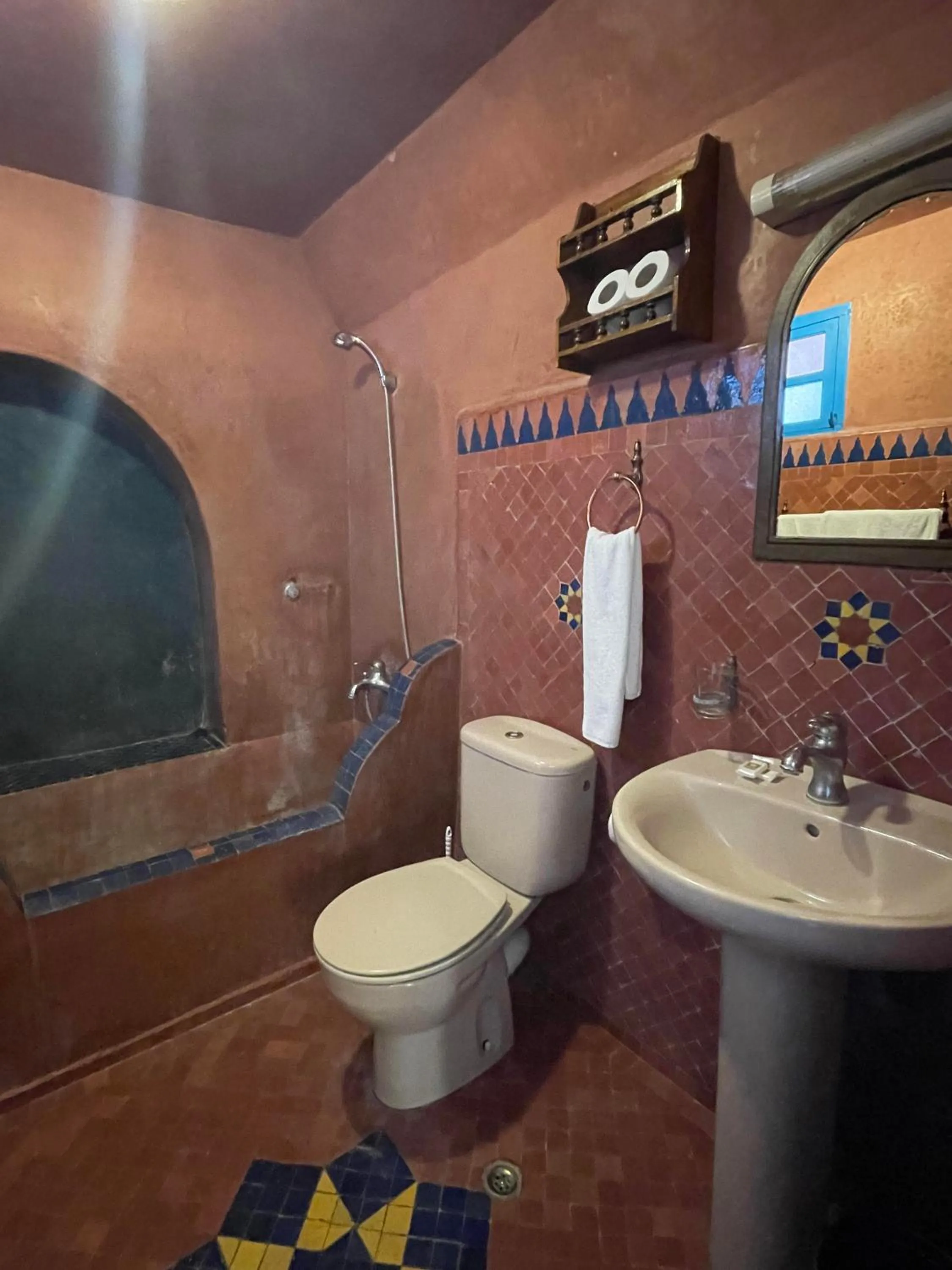 Shower in Riad Al Madina