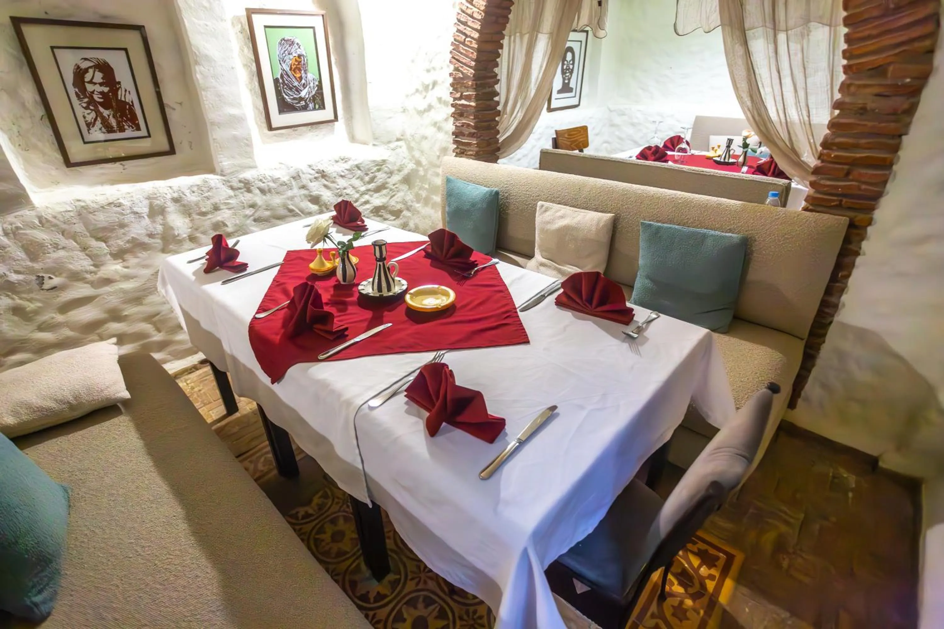 Restaurant/places to eat in Riad Al Madina