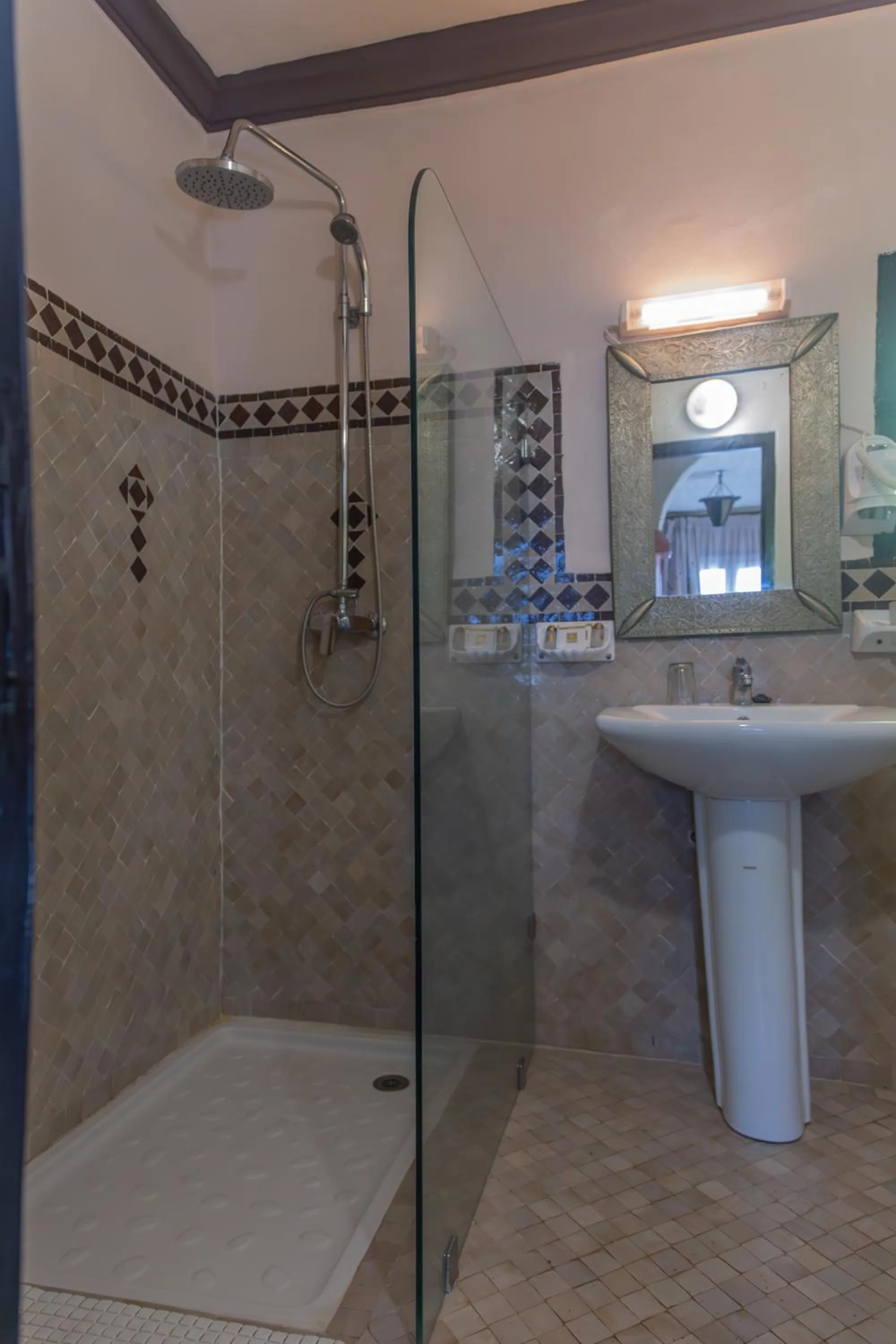 Shower in Riad Al Madina