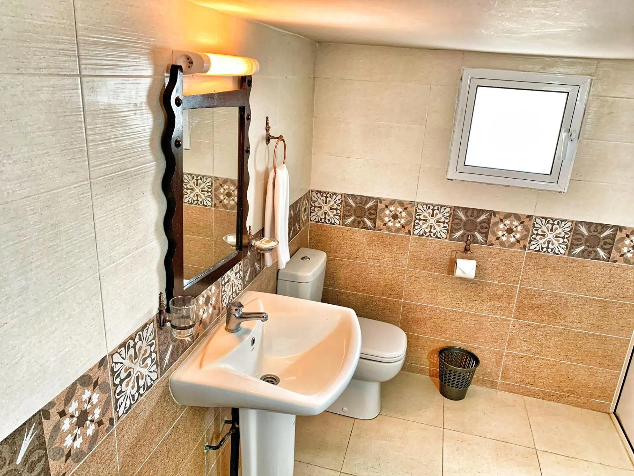 Shower in Riad Al Madina