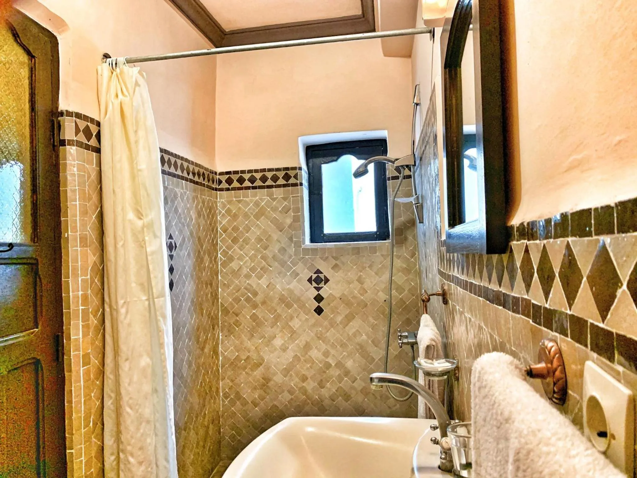 Shower in Riad Al Madina